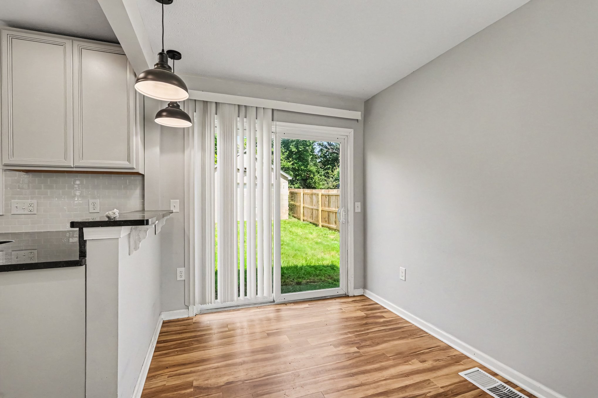 Photo 5 of 19 of 411 7th St, Fairport Harbor, OH