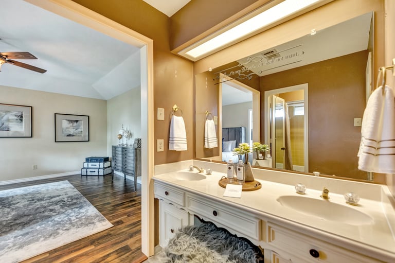 Photo 19 of 40 - 1526 Jody Ln, Irving, TX 75061
