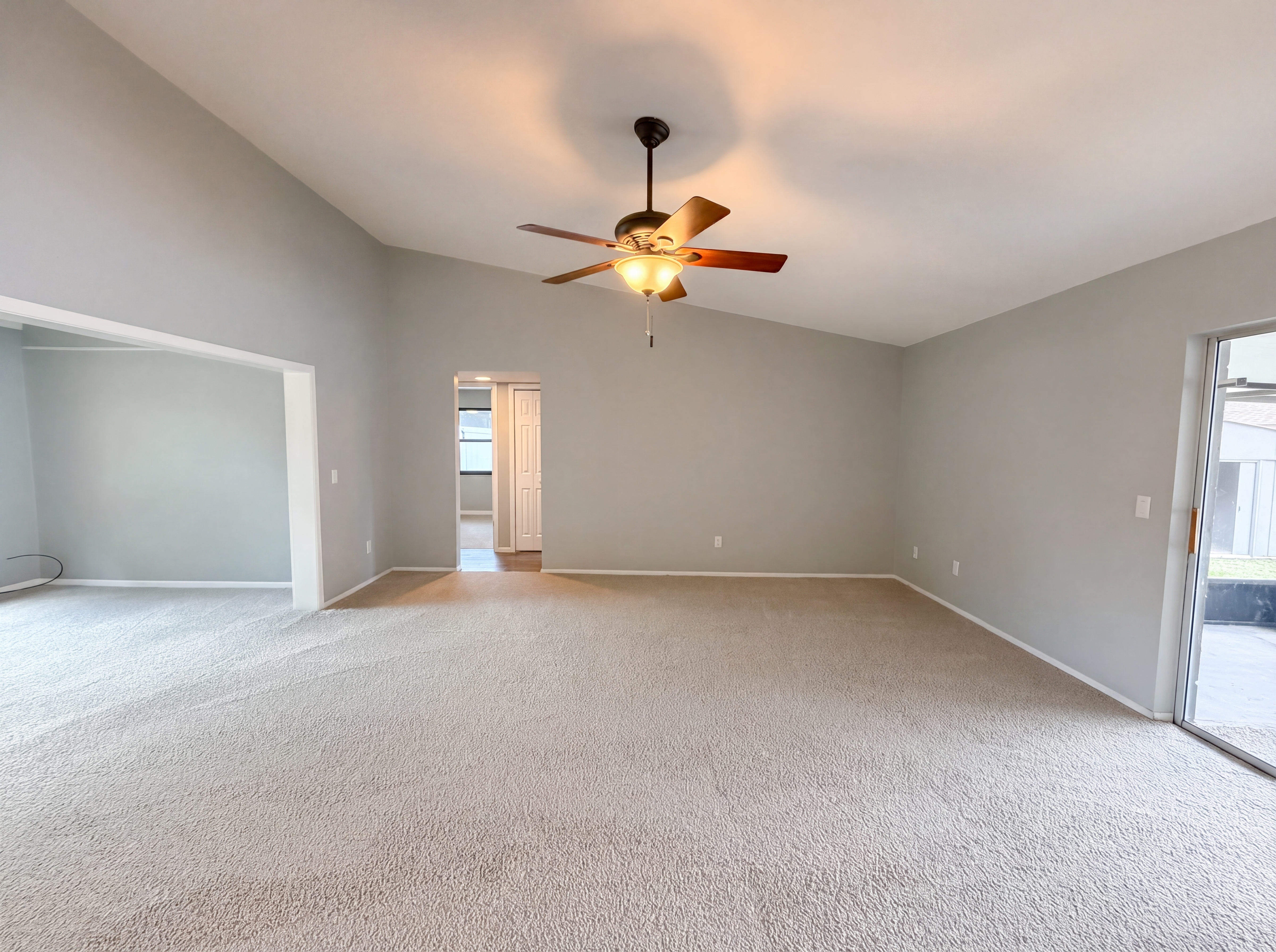 Photo 15 of 23 of 17621 Meadowbridge Dr, Lutz, FL