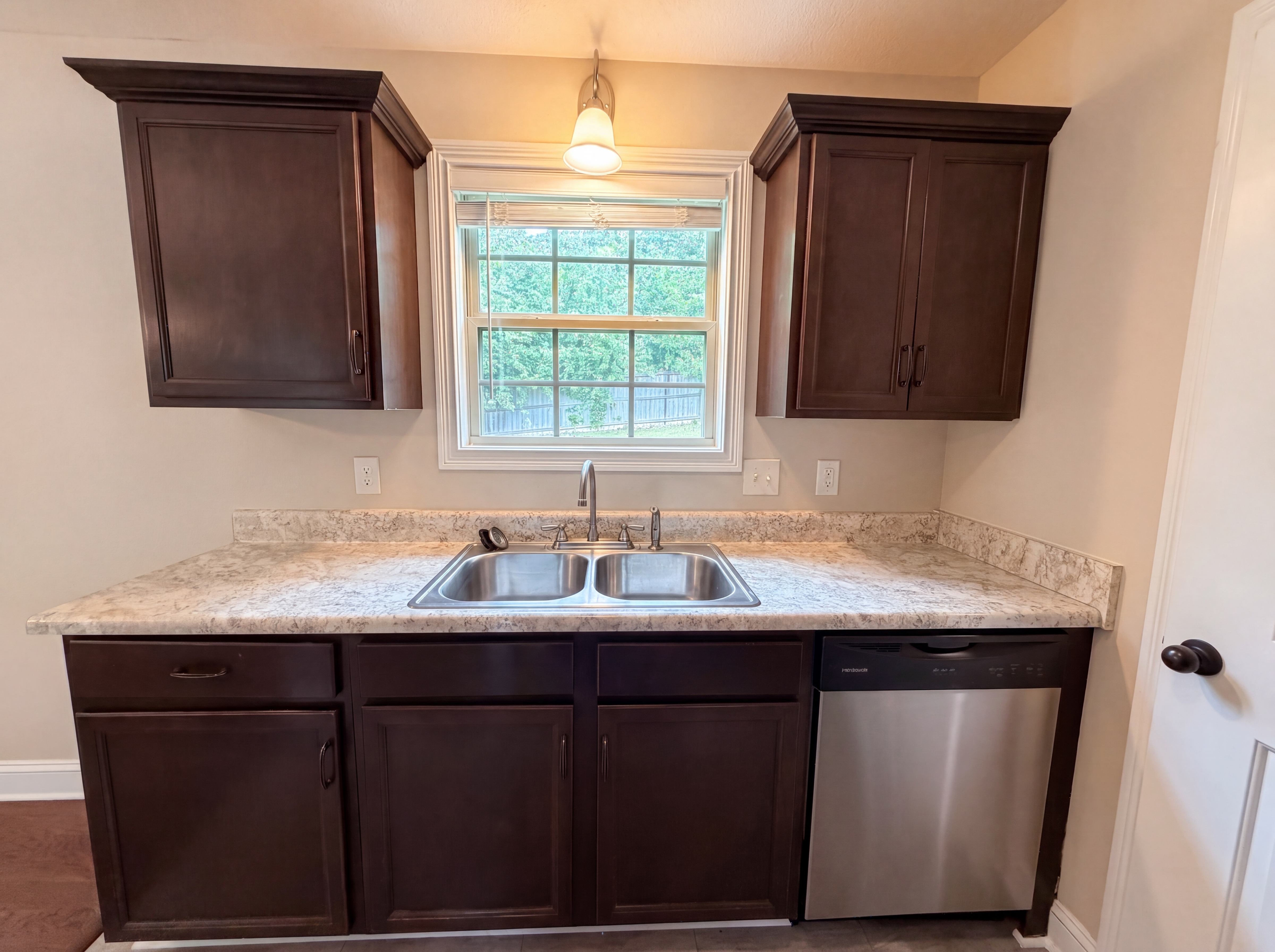 Photo 9 of 19 of 741 Inver Ln, Clarksville, TN