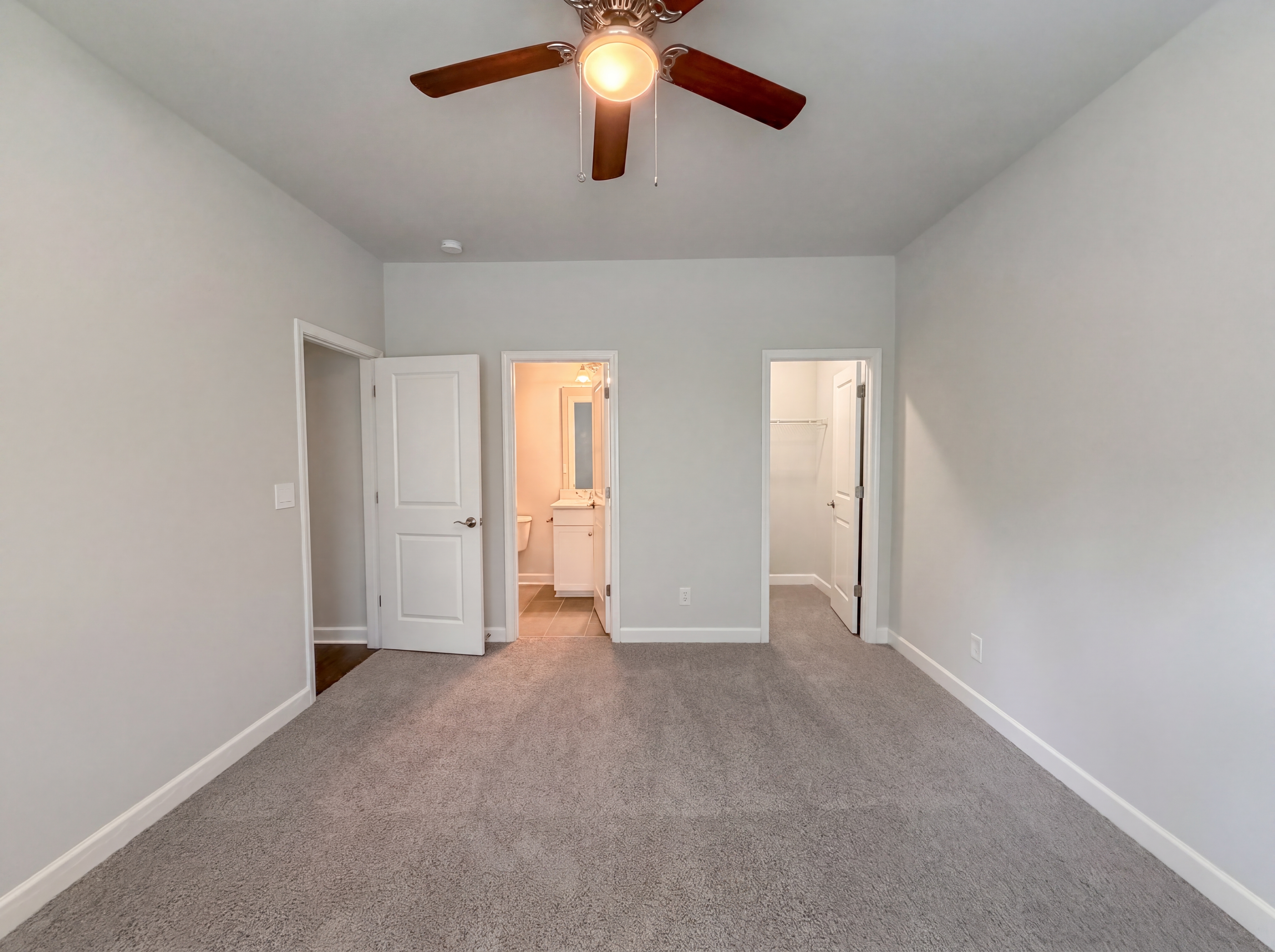 Photo 4 of 16 of 5704 Woodard St, Charlotte, NC