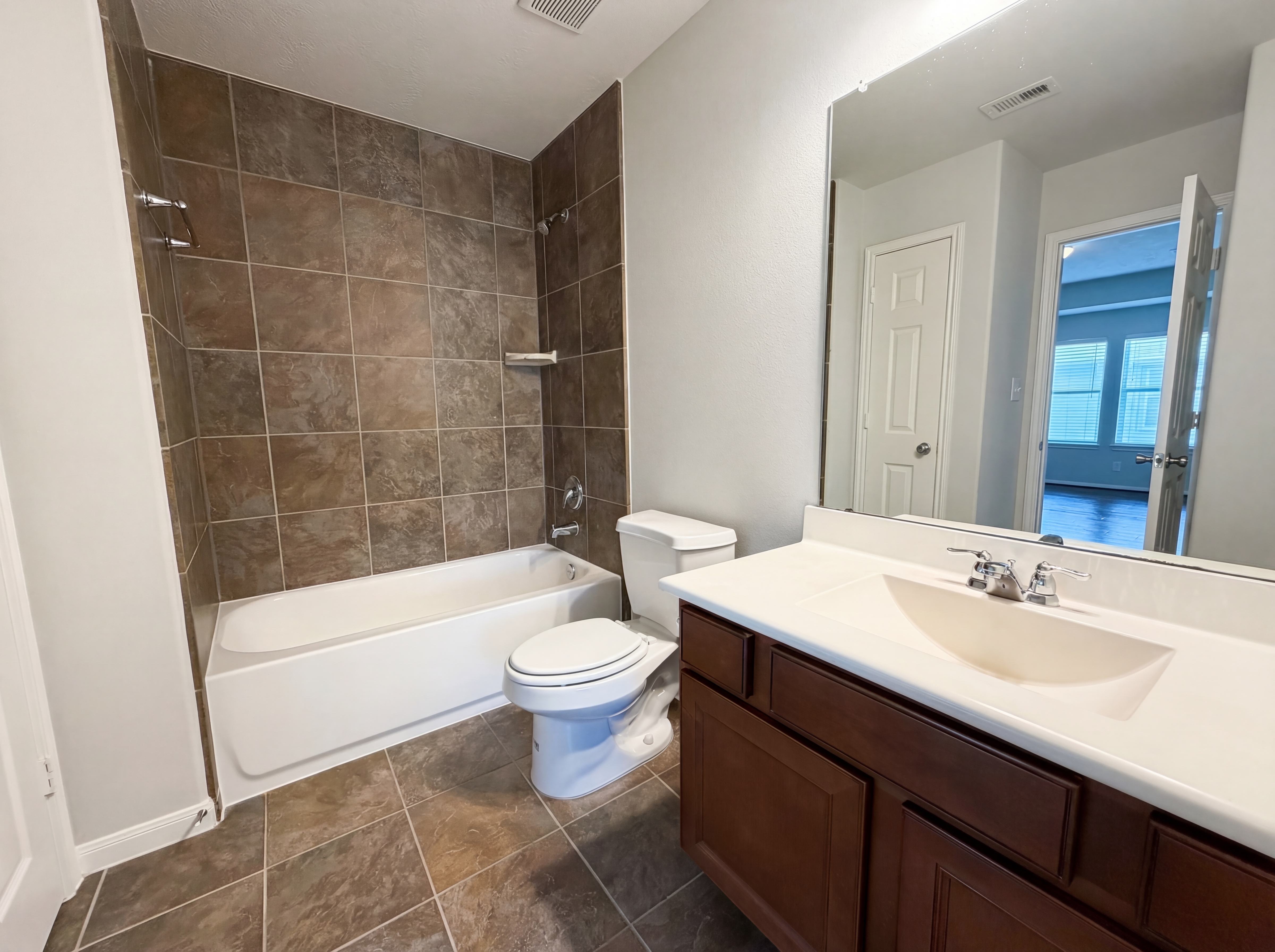 Photo 17 of 24 of 26306 Fox Ridge Ln, Katy, TX