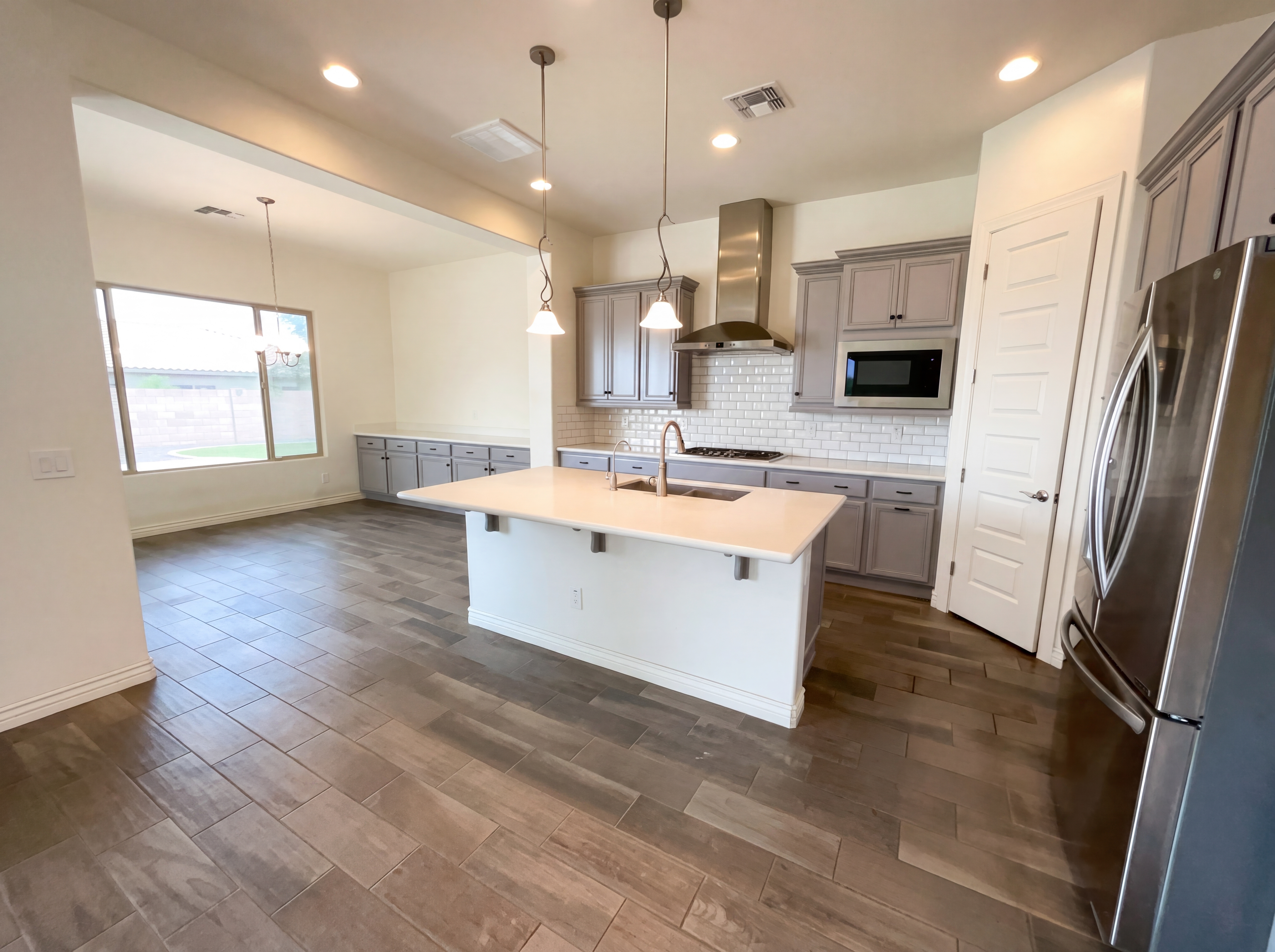 Photo 7 of 29 of 2312 E Susan Dr, Gilbert, AZ