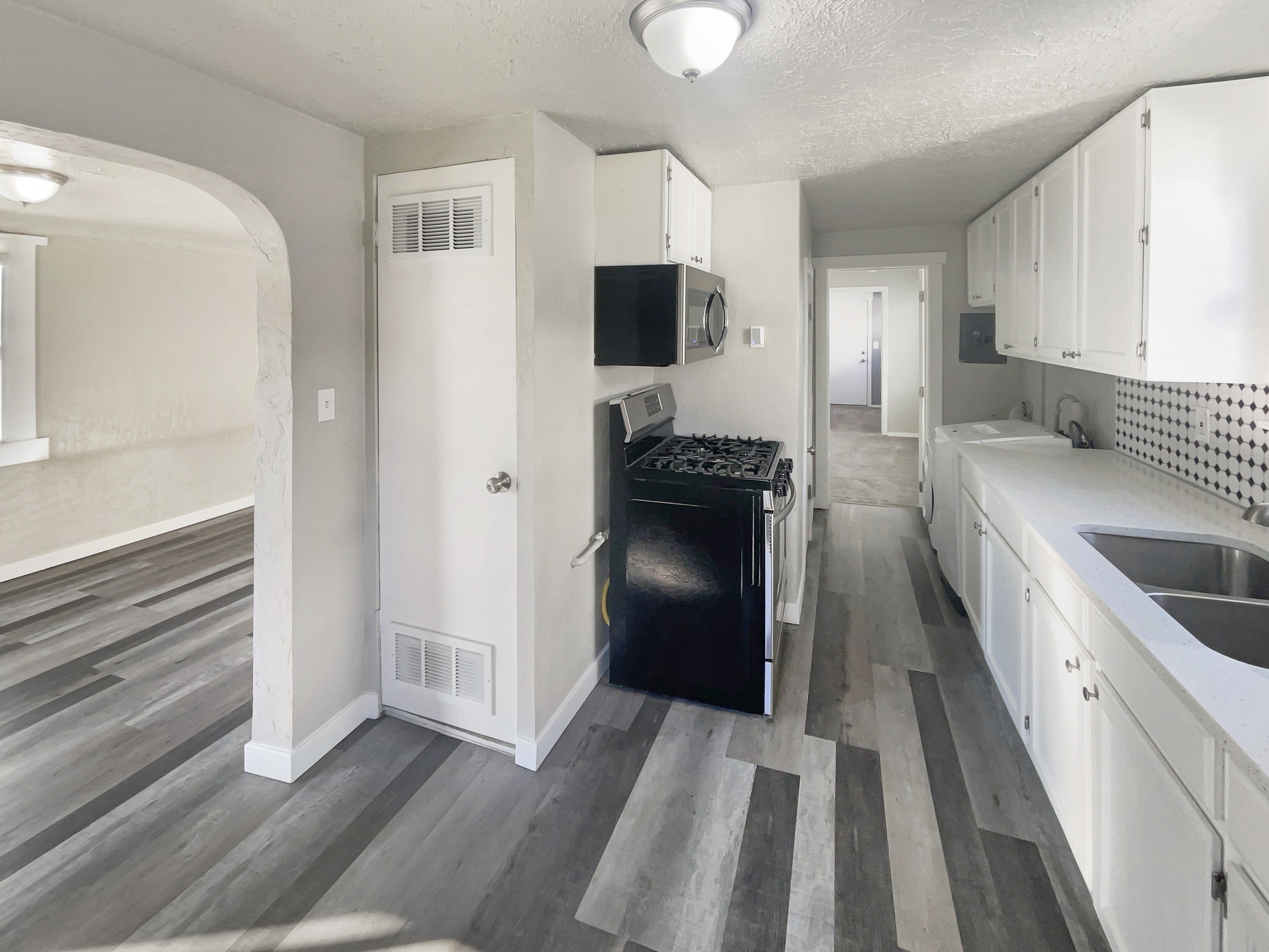 Photo 13 of 19 of 2865 Pingree Ave, Ogden, UT