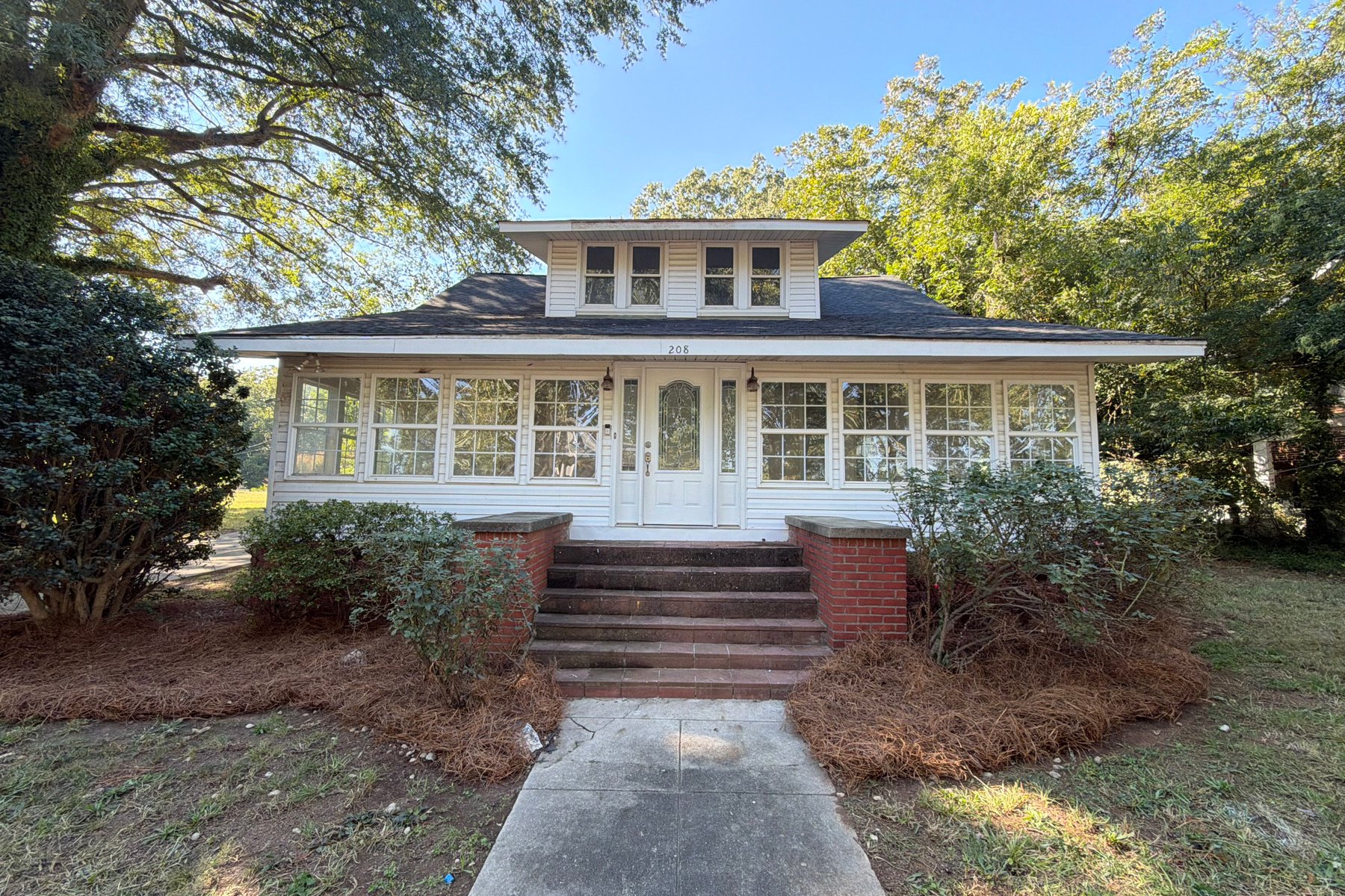 Photo 1 of 208 S Elm St