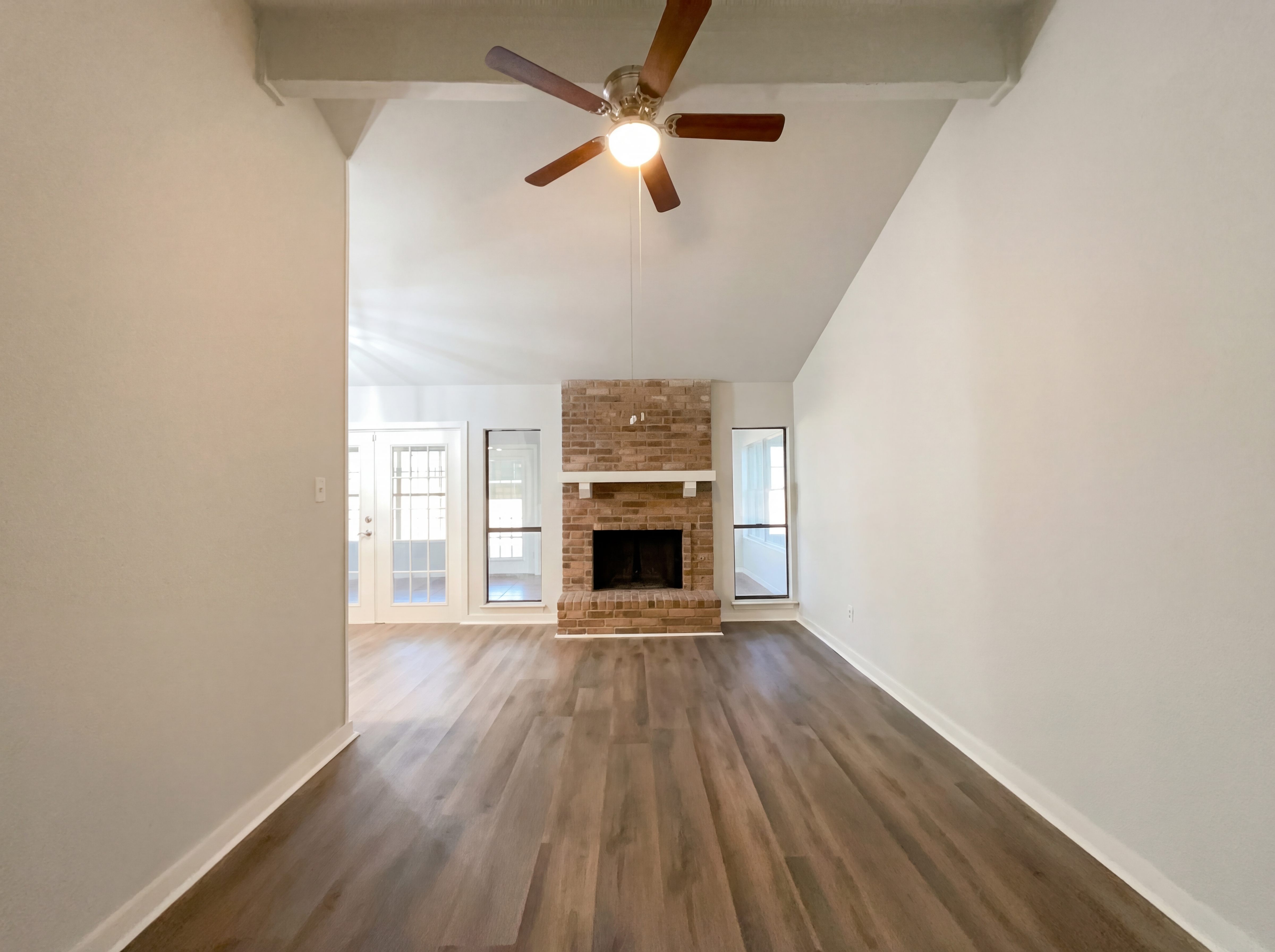 Photo 3 of 20 of 8911 Rich Trace St, San Antonio, TX