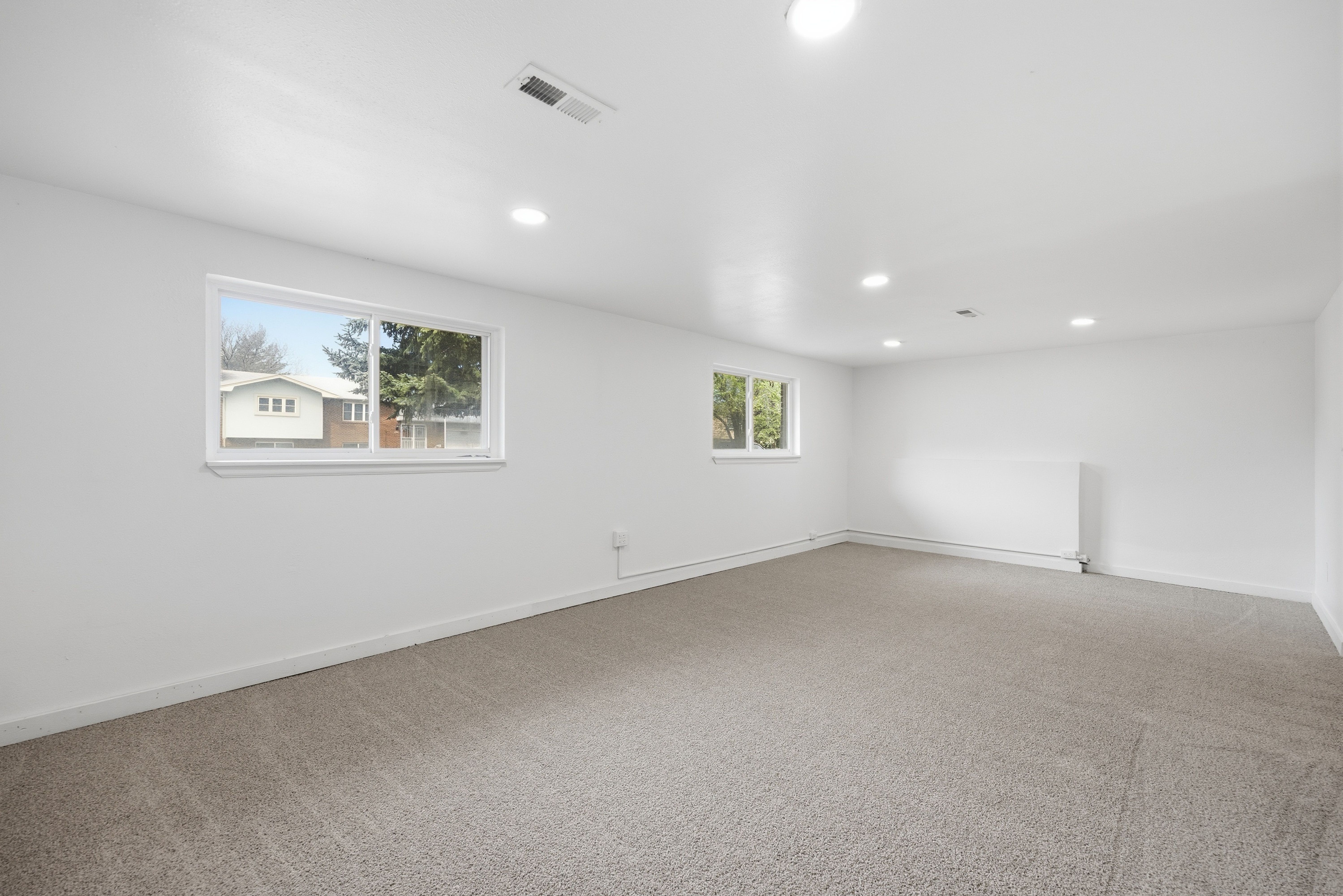 Photo 14 of 41 of 724 Squire St, Colorado Springs, CO