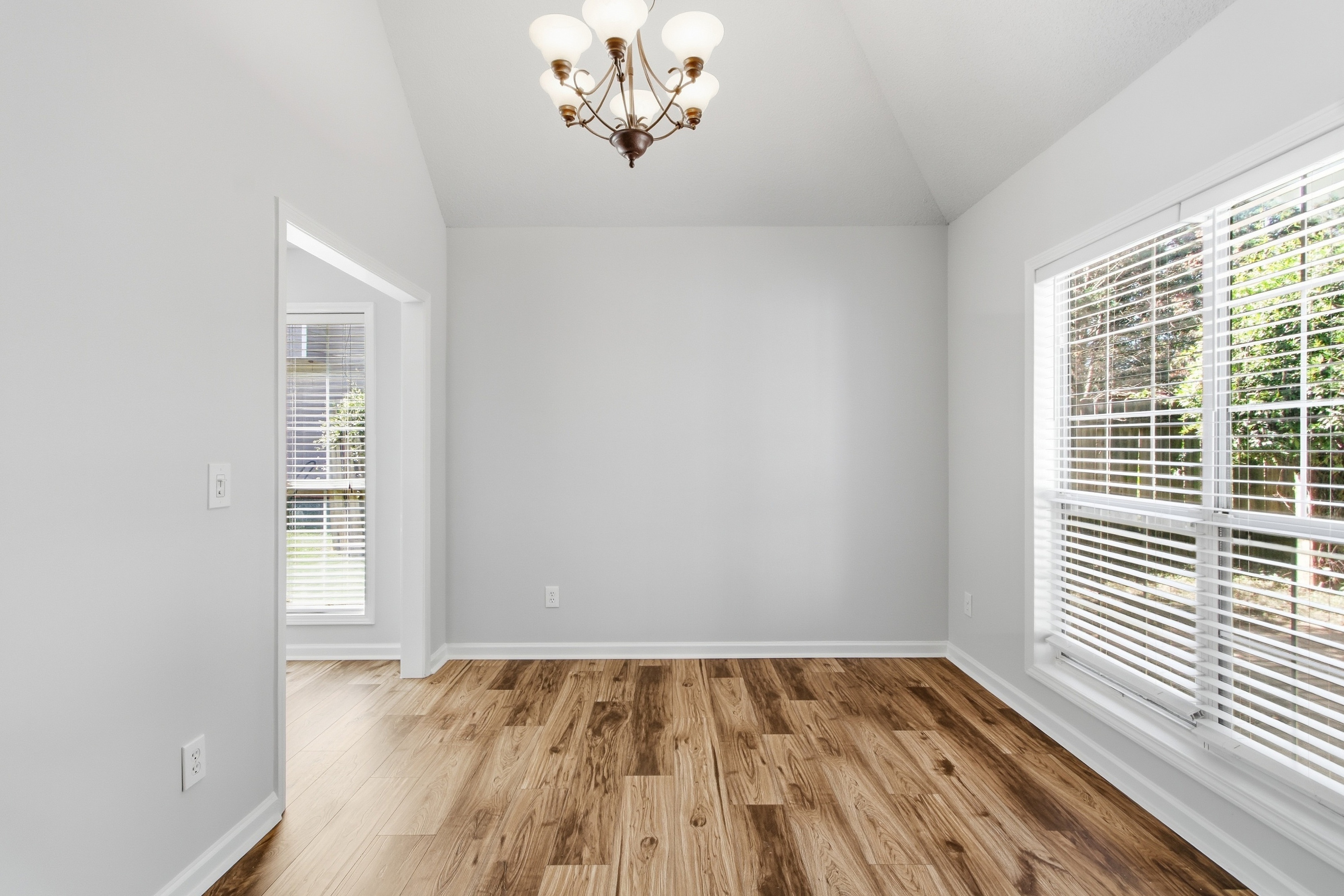 Photo 10 of 28 of 3104 Baker Plantation Ct, Acworth, GA
