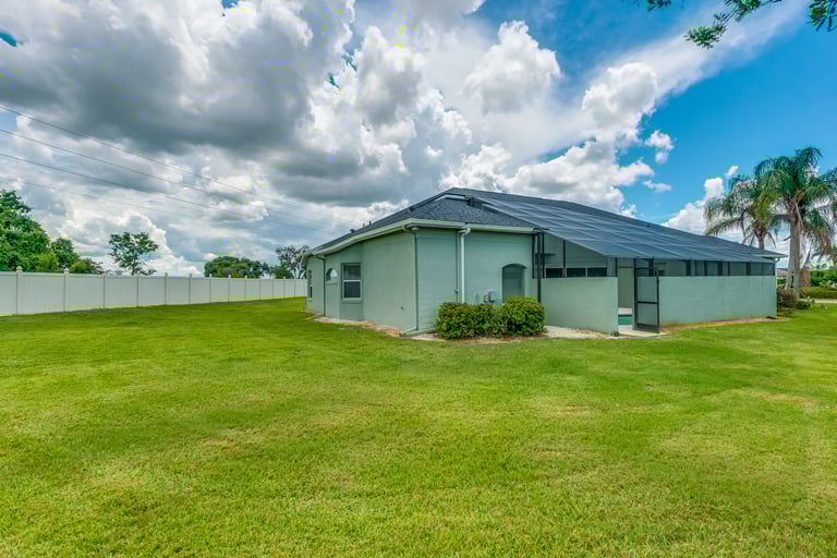 Photo 27 of 31 - 9067 Laurel Ridge Dr, Mount Dora, FL 32757