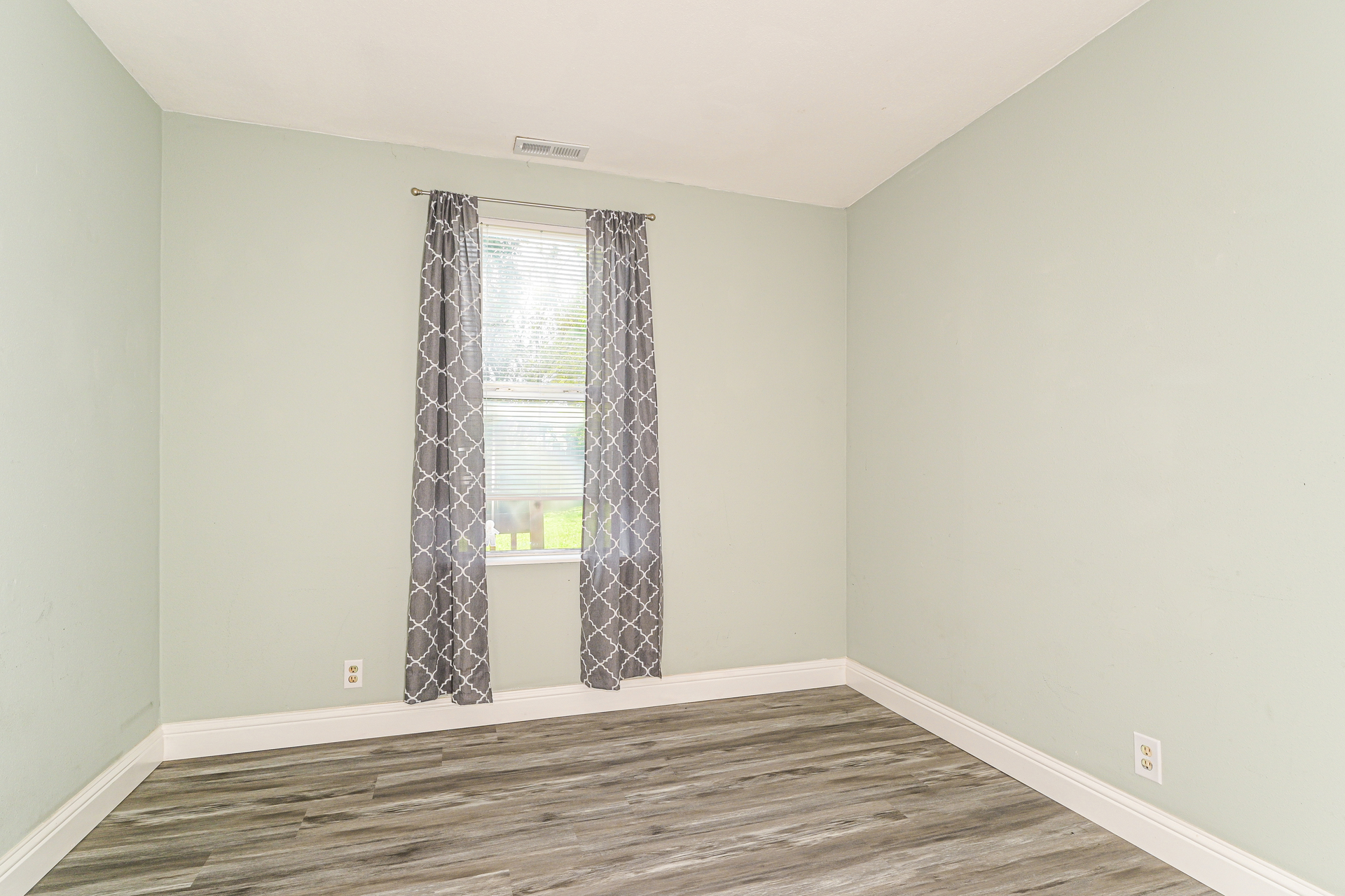Photo 4 of 20 of 920 Maupin St, Saint Clair, MO