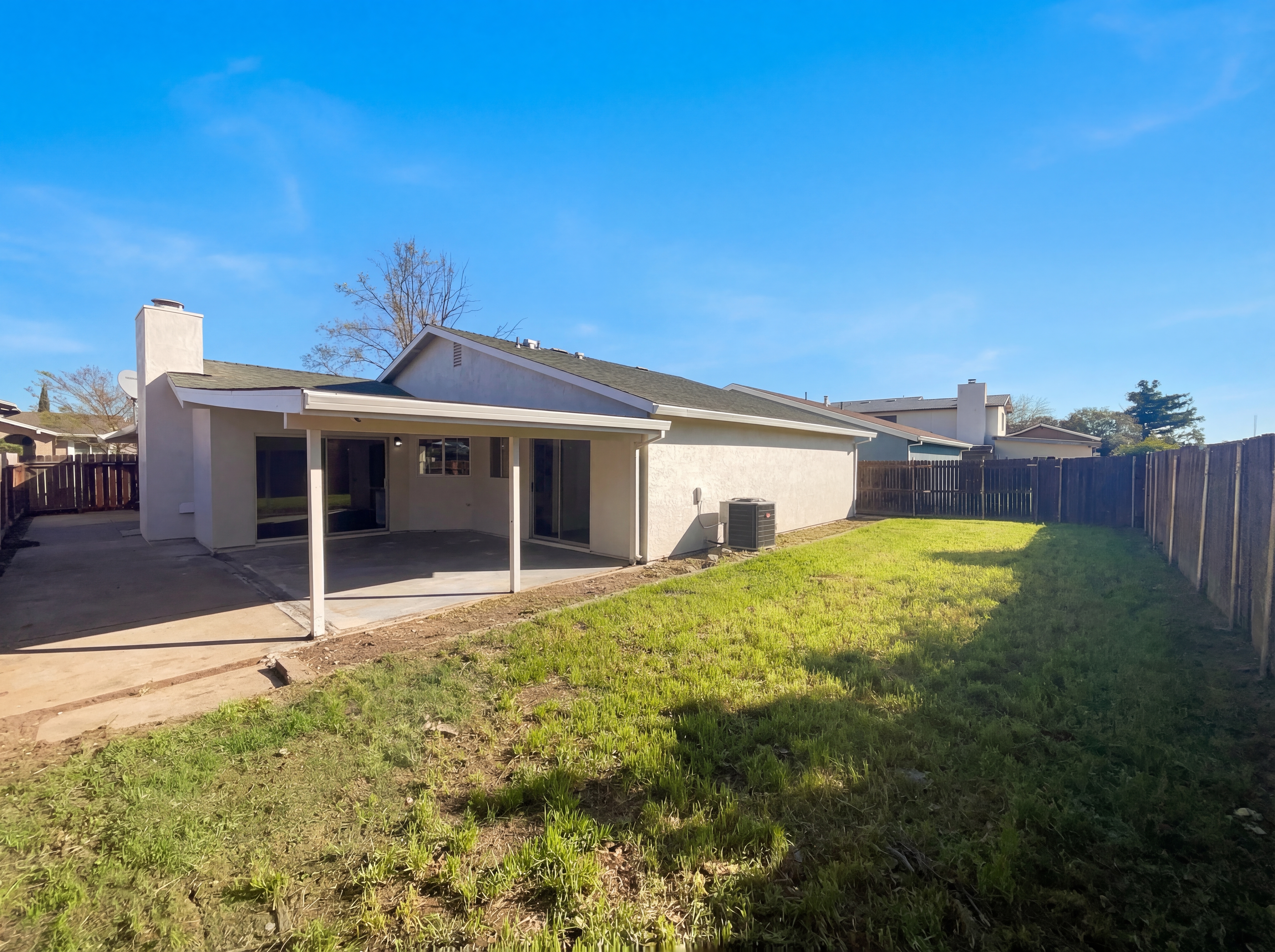 Photo 5 of 20 of 8271 Moorhaven Way, Sacramento, CA