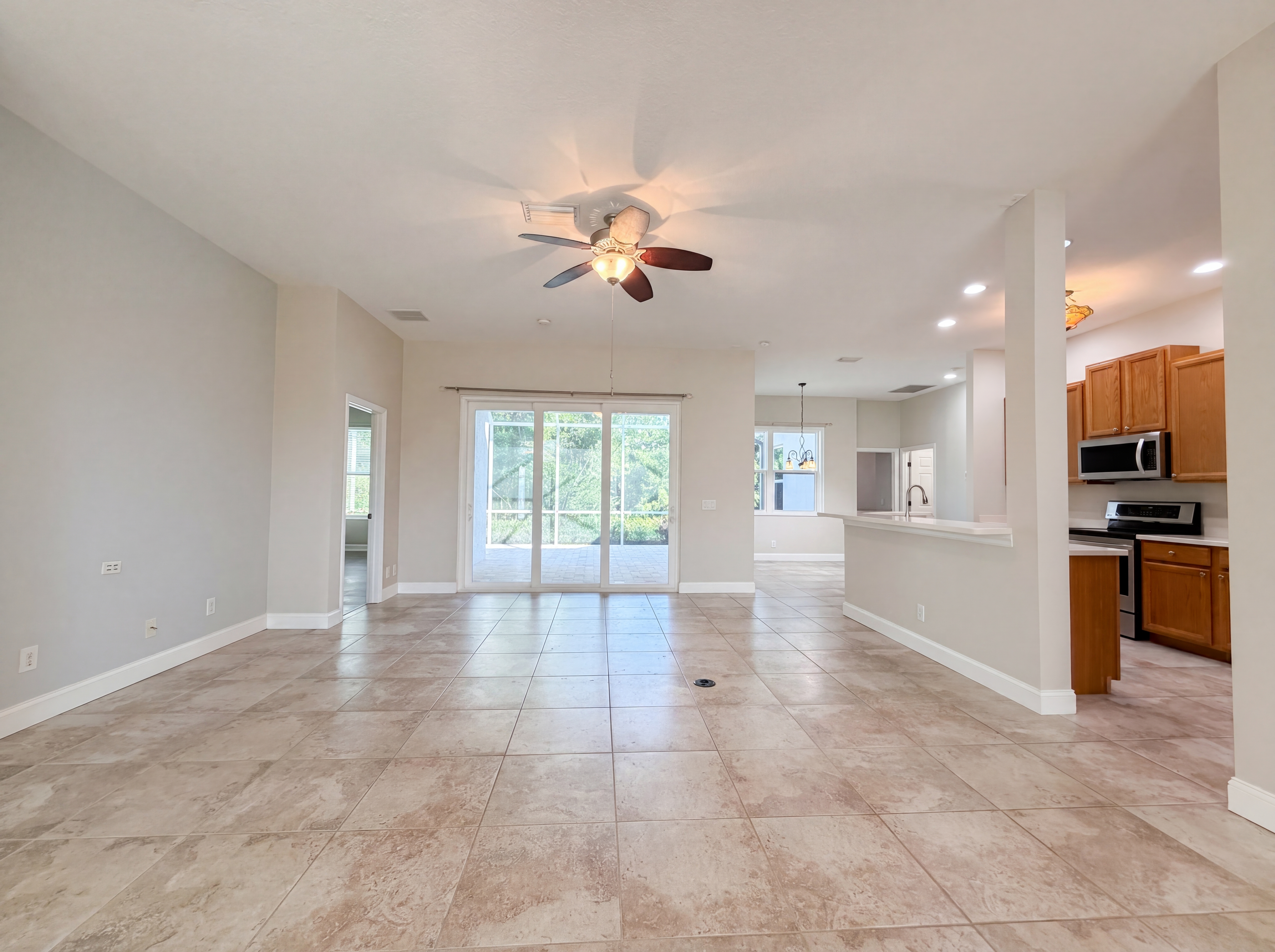 Photo 3 of 31 of 7841 Kavanagh Ct, Sarasota, FL