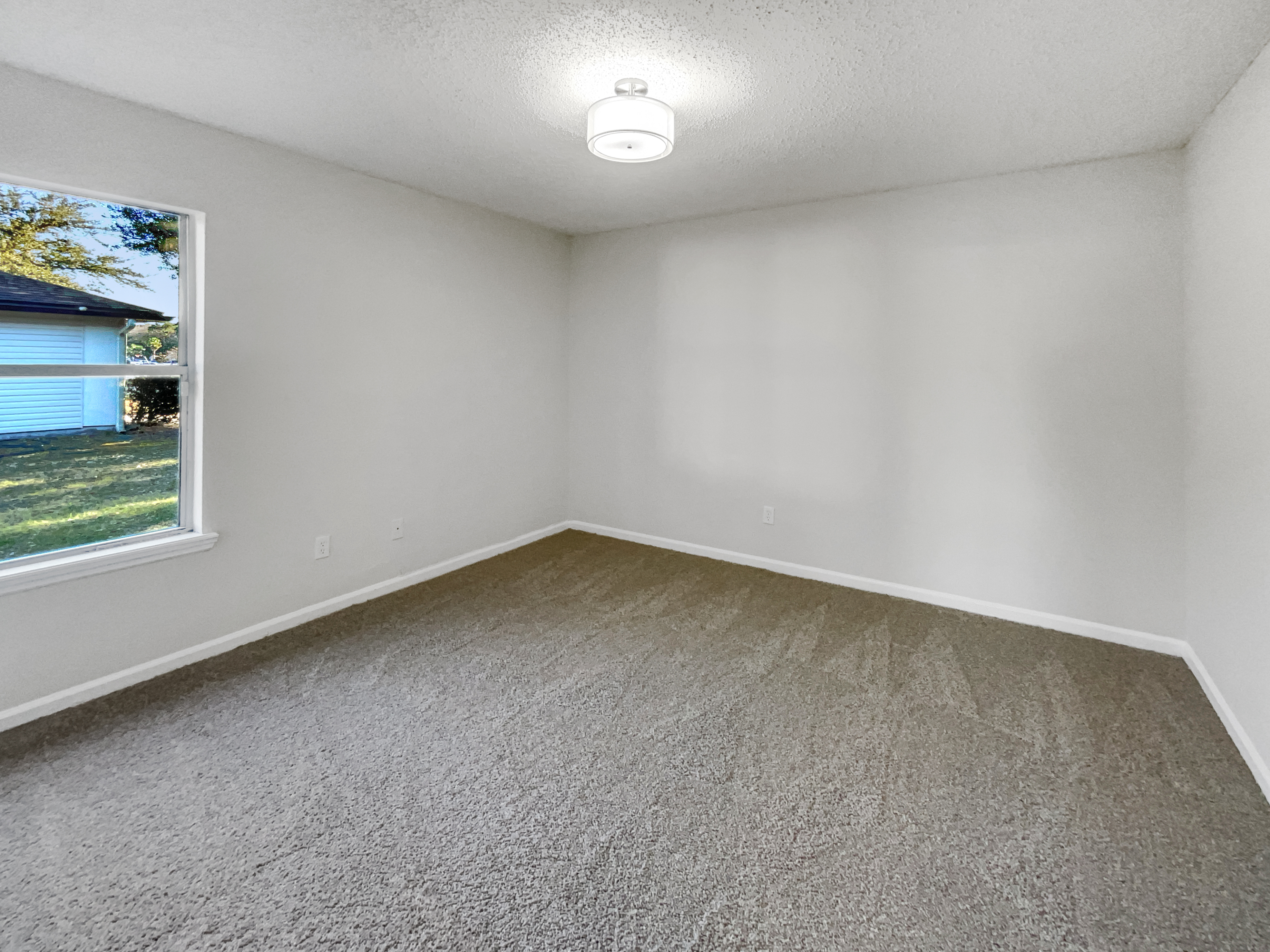Photo 11 of 18 of 6891 Clinton Corners Dr W, Jacksonville, FL