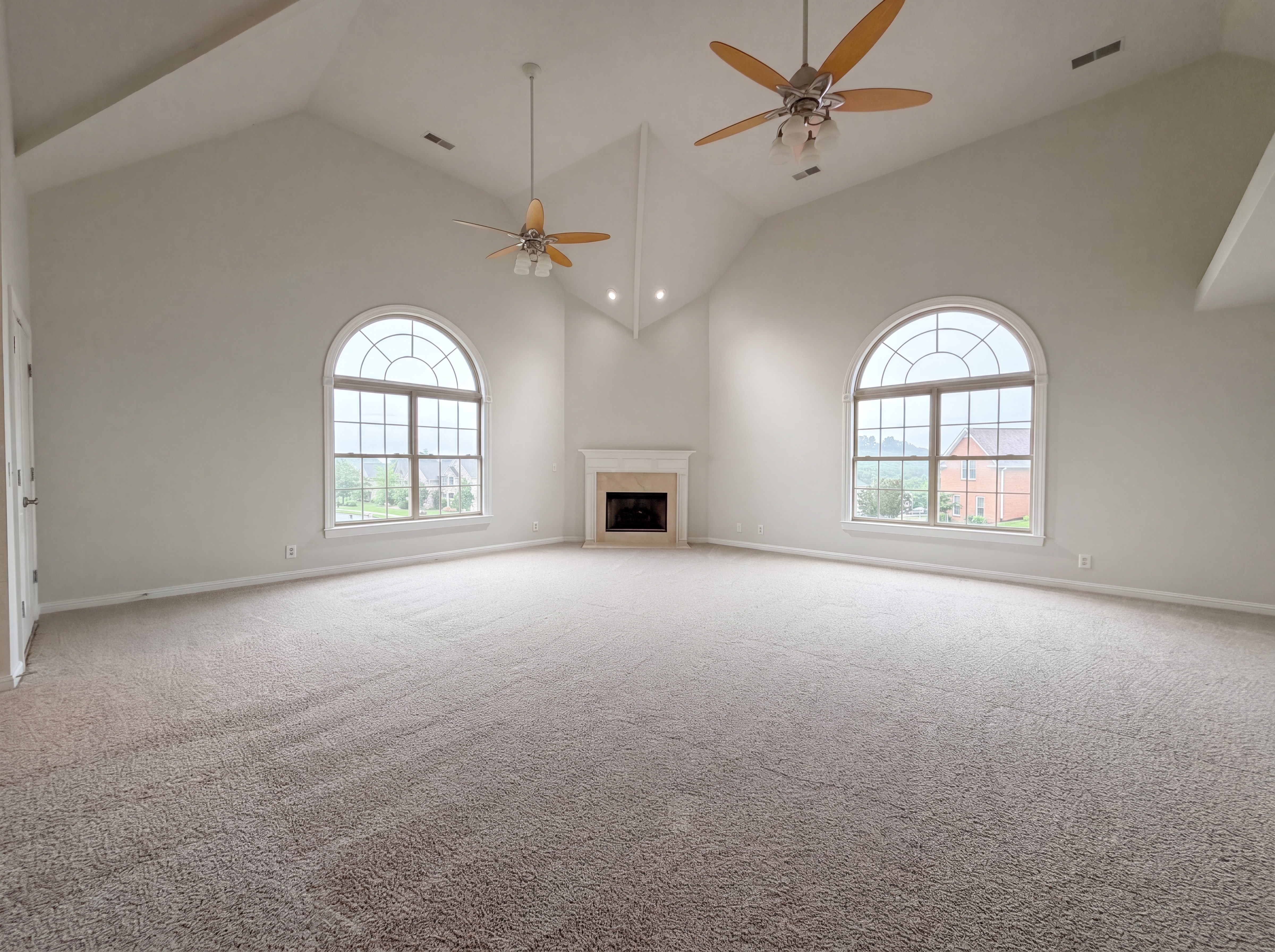 Photo 3 of 20 of 118 Pilot Knob Ln, Hendersonville, TN