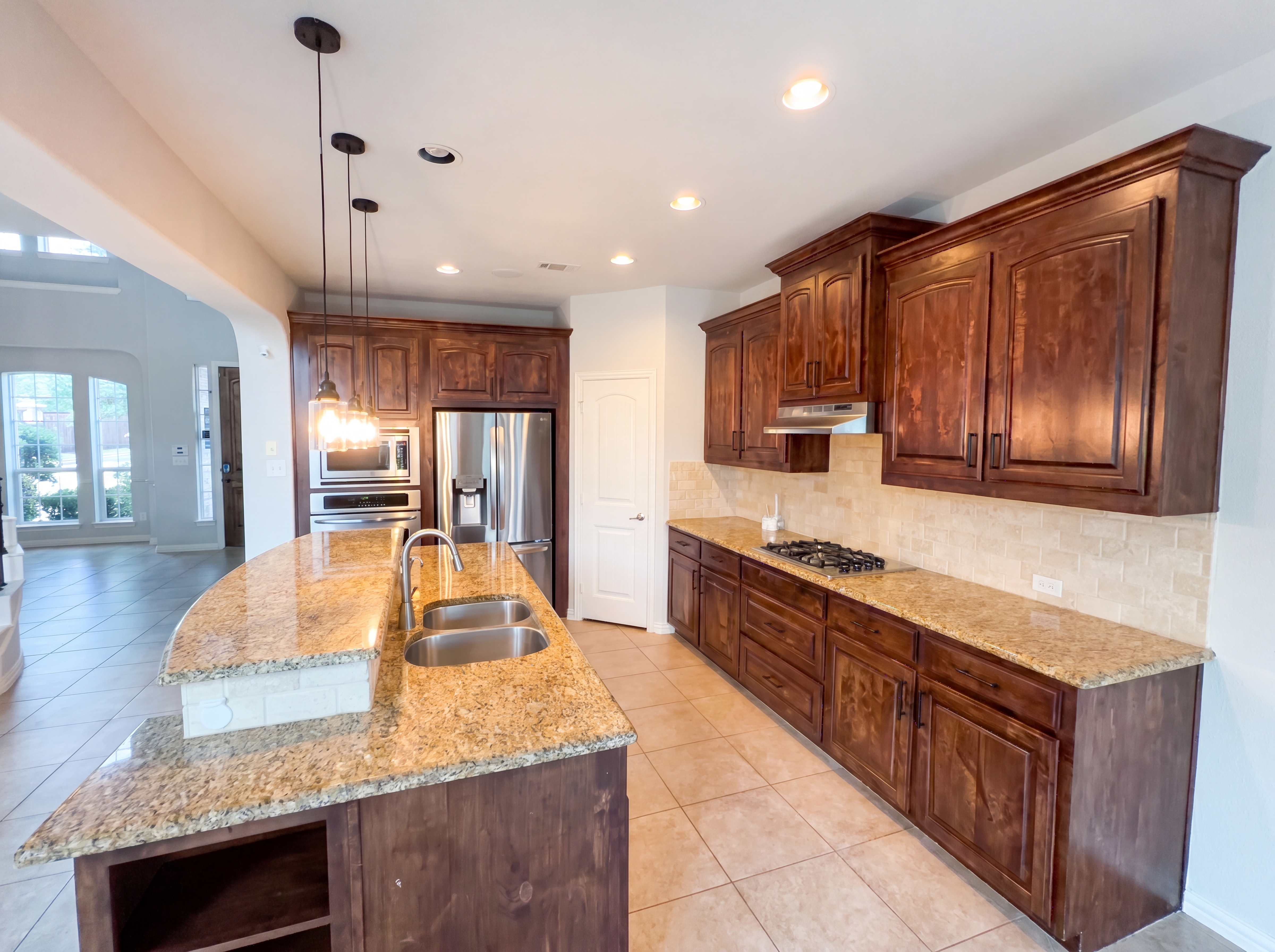 Photo 2 of 23 of 3105 Bridgewater Dr, Little Elm, TX