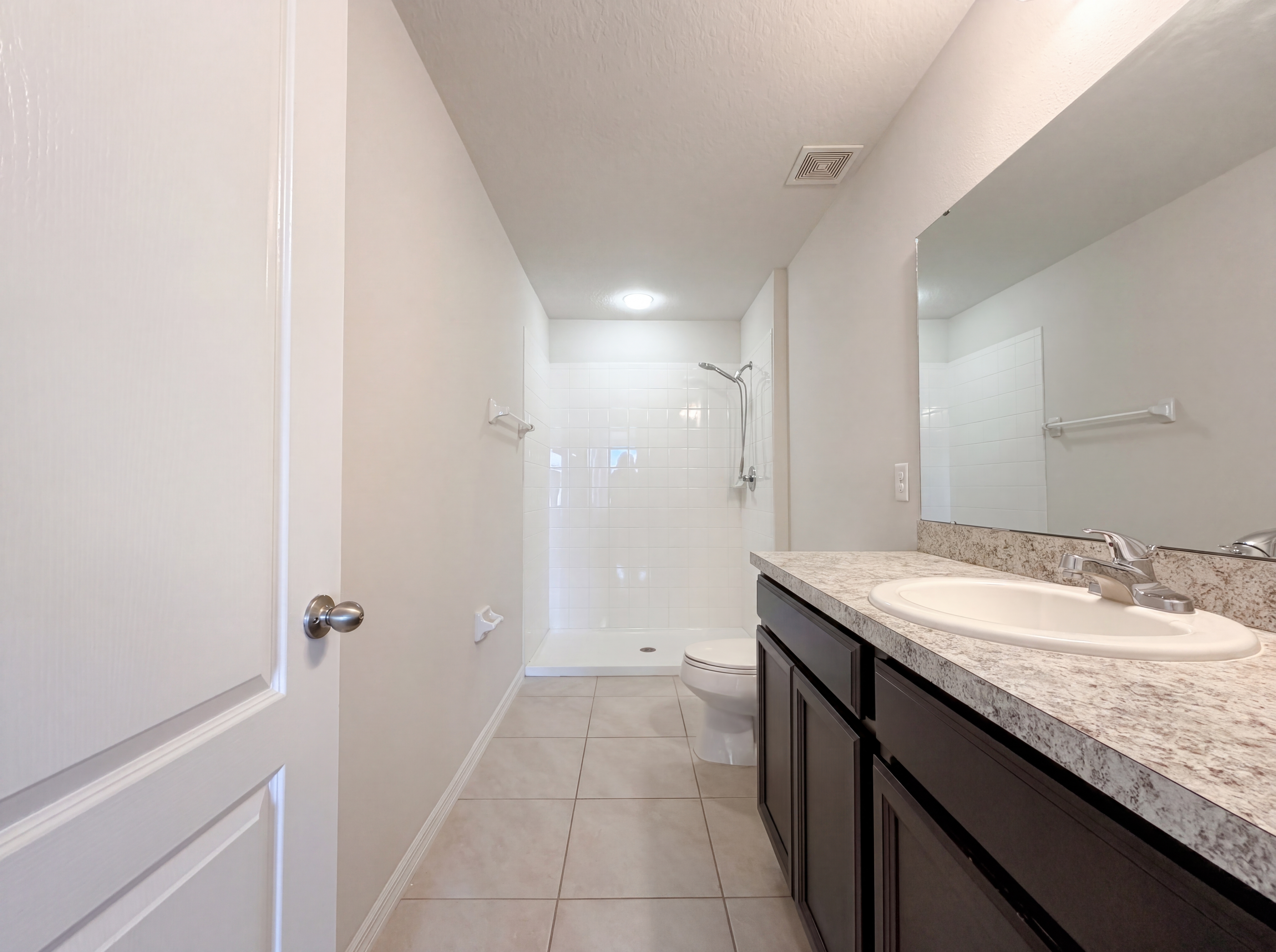 Photo 15 of 32 of 14405 Scottburgh Glen Dr, Wimauma, FL