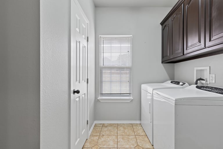 Photo 11 of 25 - 3320 Springfield Rd, Springtown, TX 76082