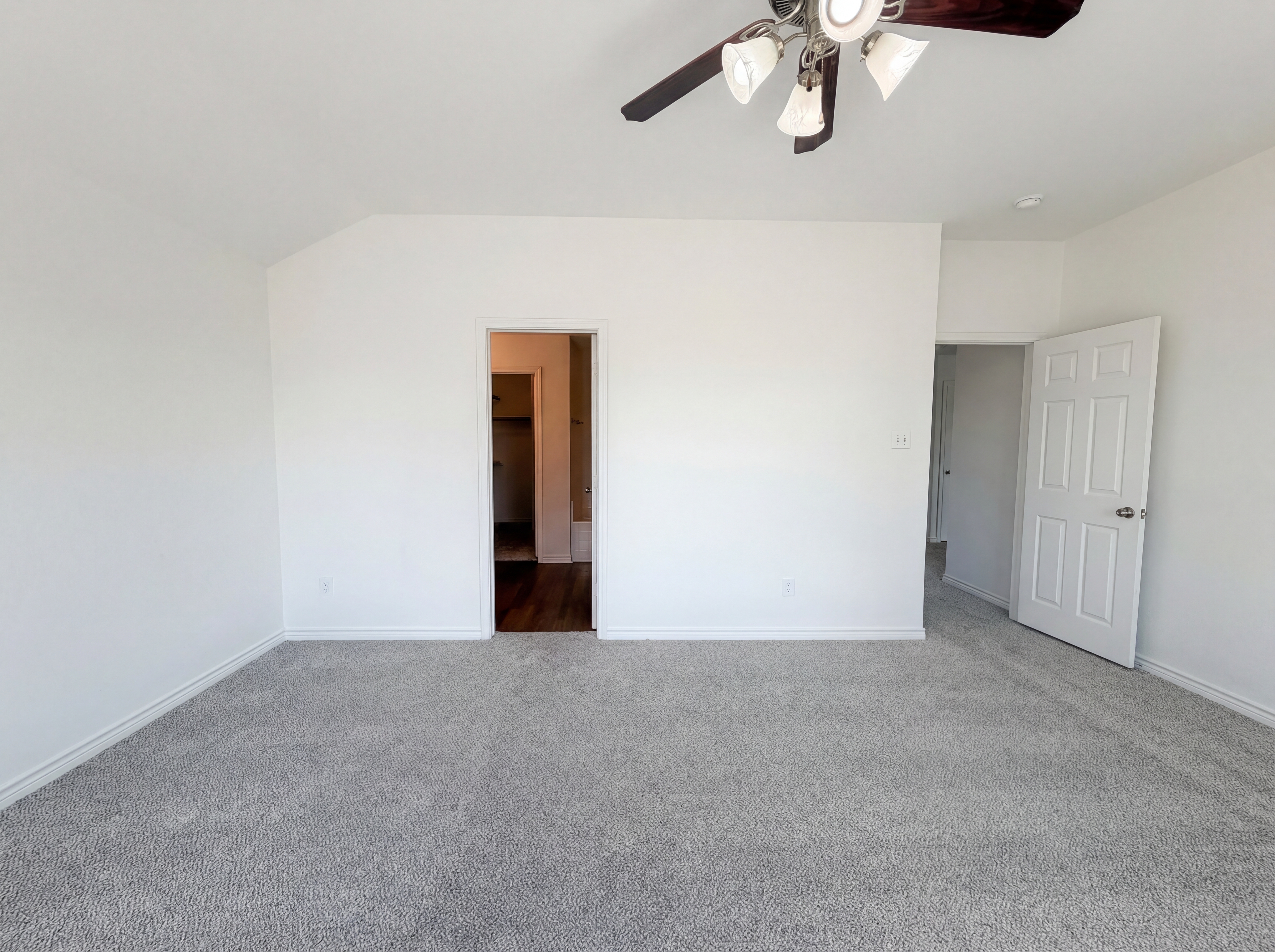 Photo 13 of 20 of 1200 Boxwood Dr, Crowley, TX