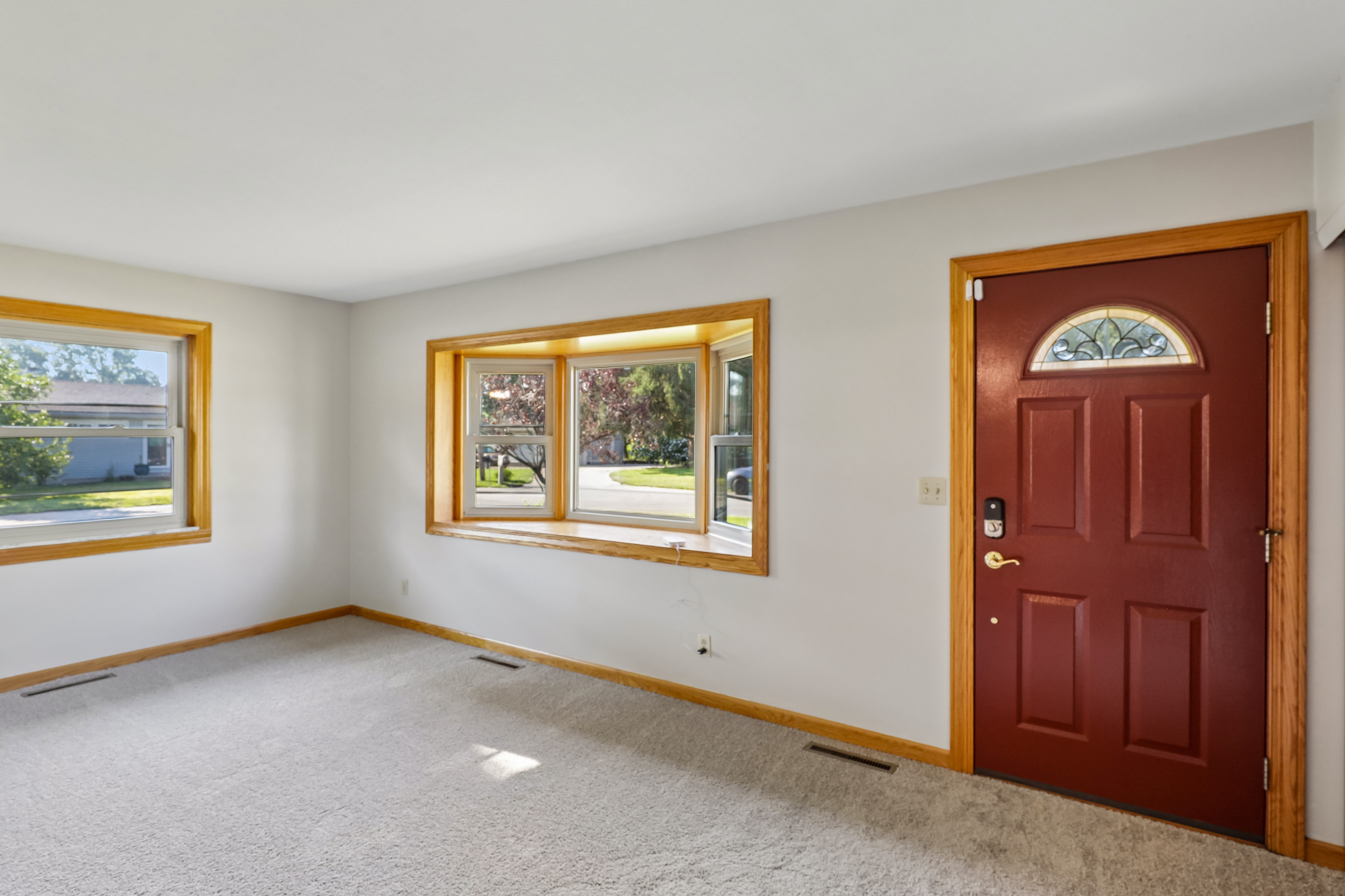 Photo 12 of 38 of 48 S Circle Dr, Germantown, OH