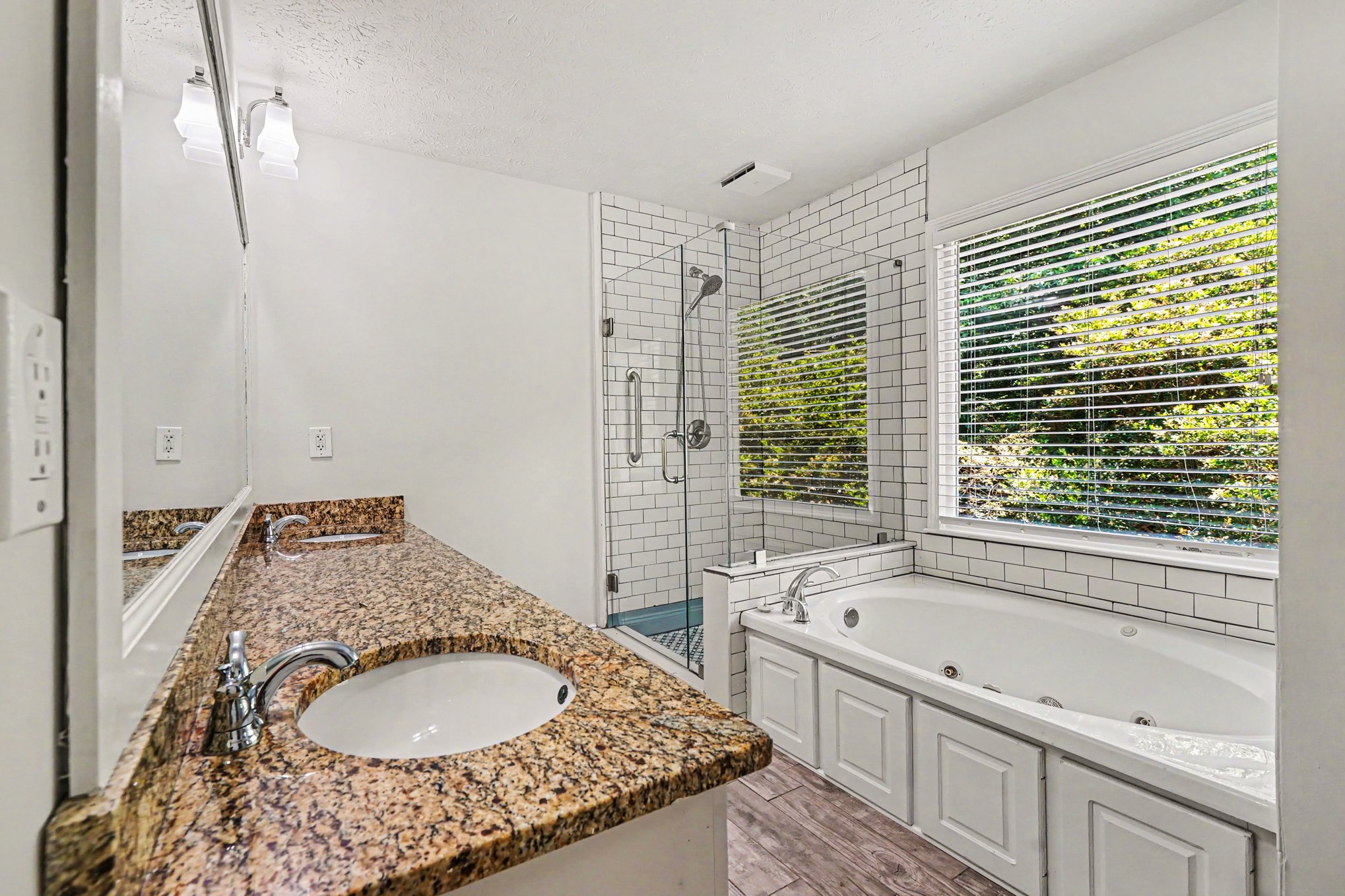 Photo 6 of 25 of 977 Sunny Glenn Ct, Lawrenceville, GA
