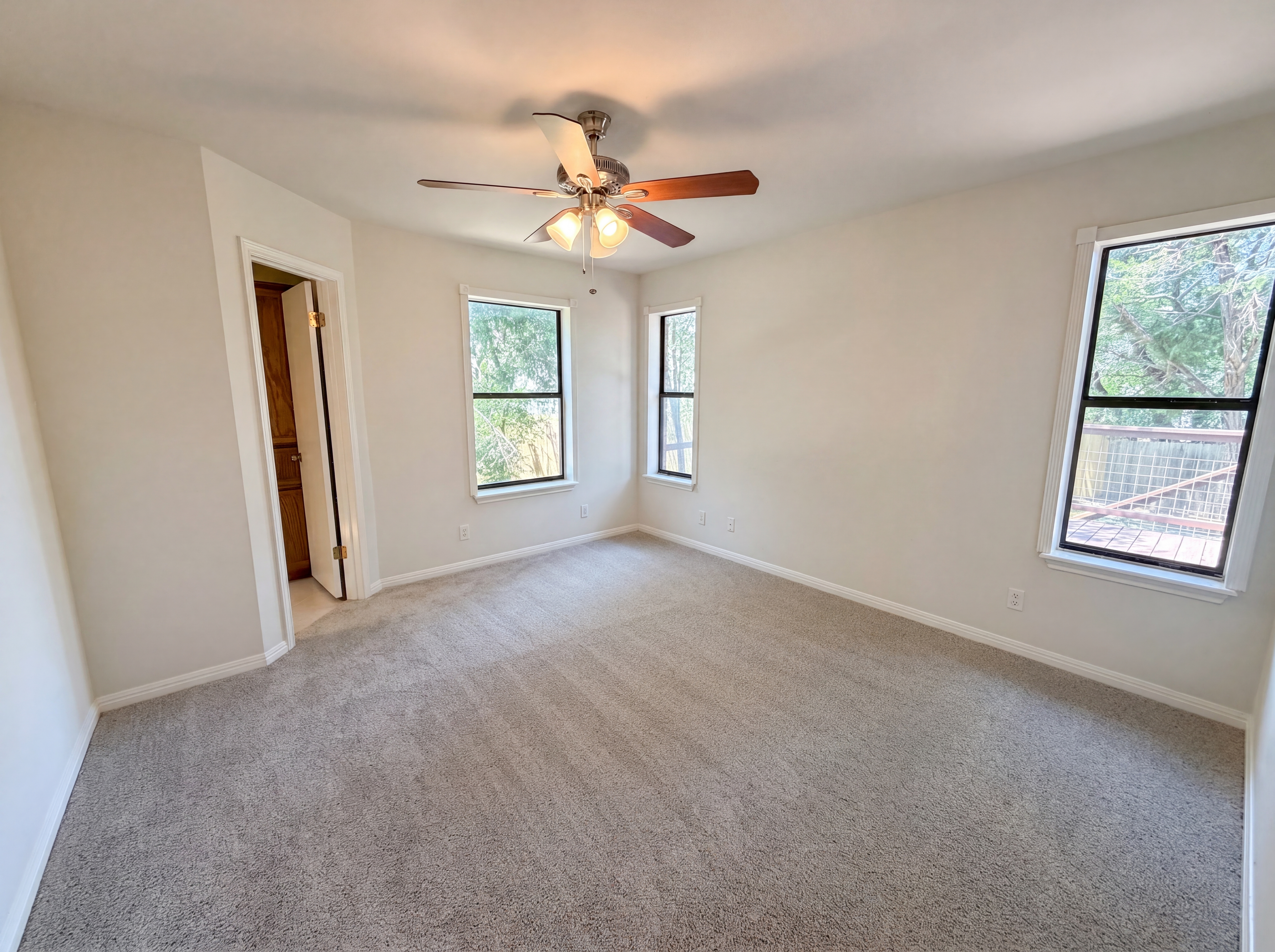 Photo 10 of 17 of 1111 N Riviera Cir, Cedar Park, TX