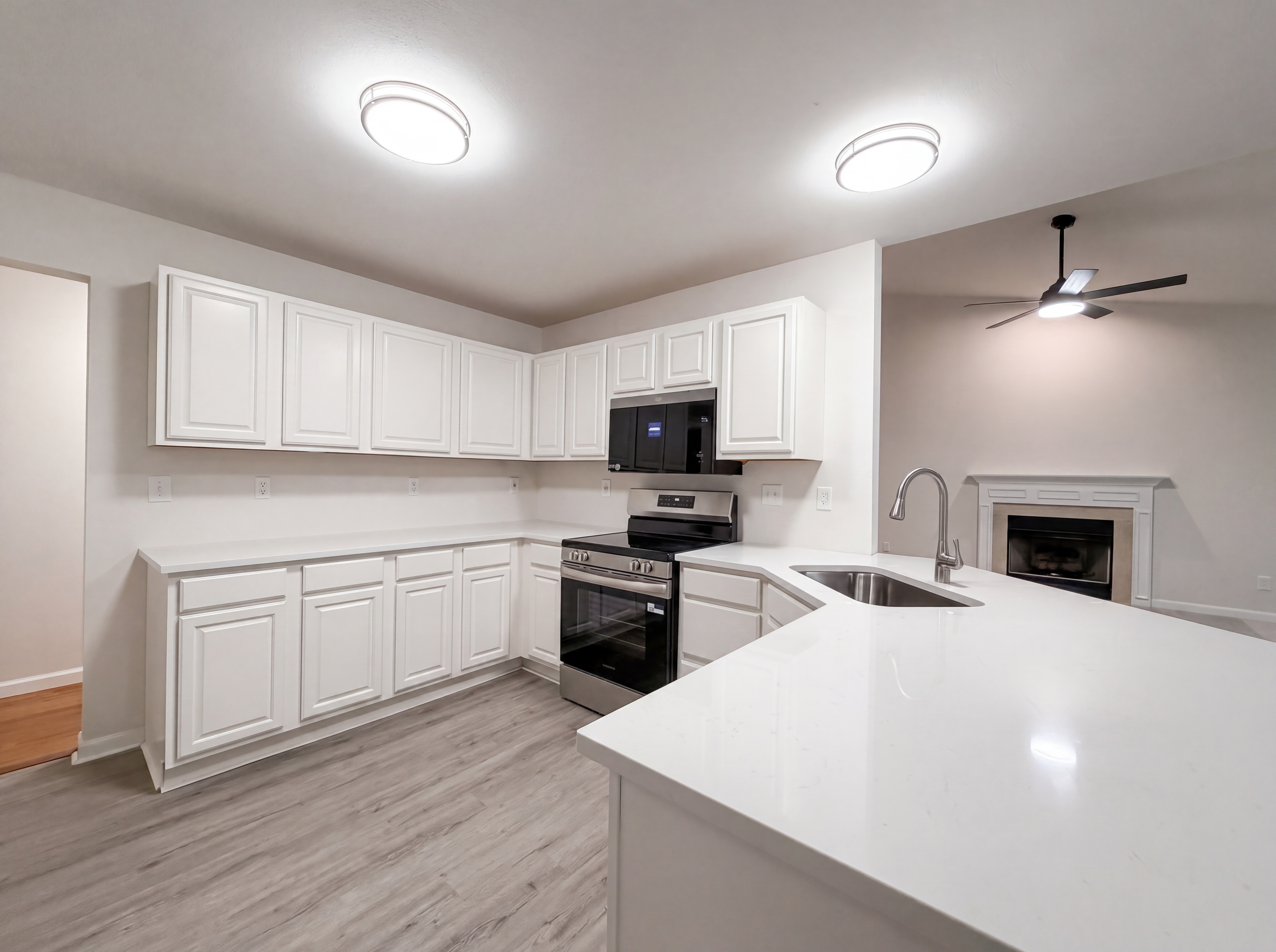 Photo 2 of 26 of 2212 Harborside Dr, DARDENNE PRAIRIE, MO