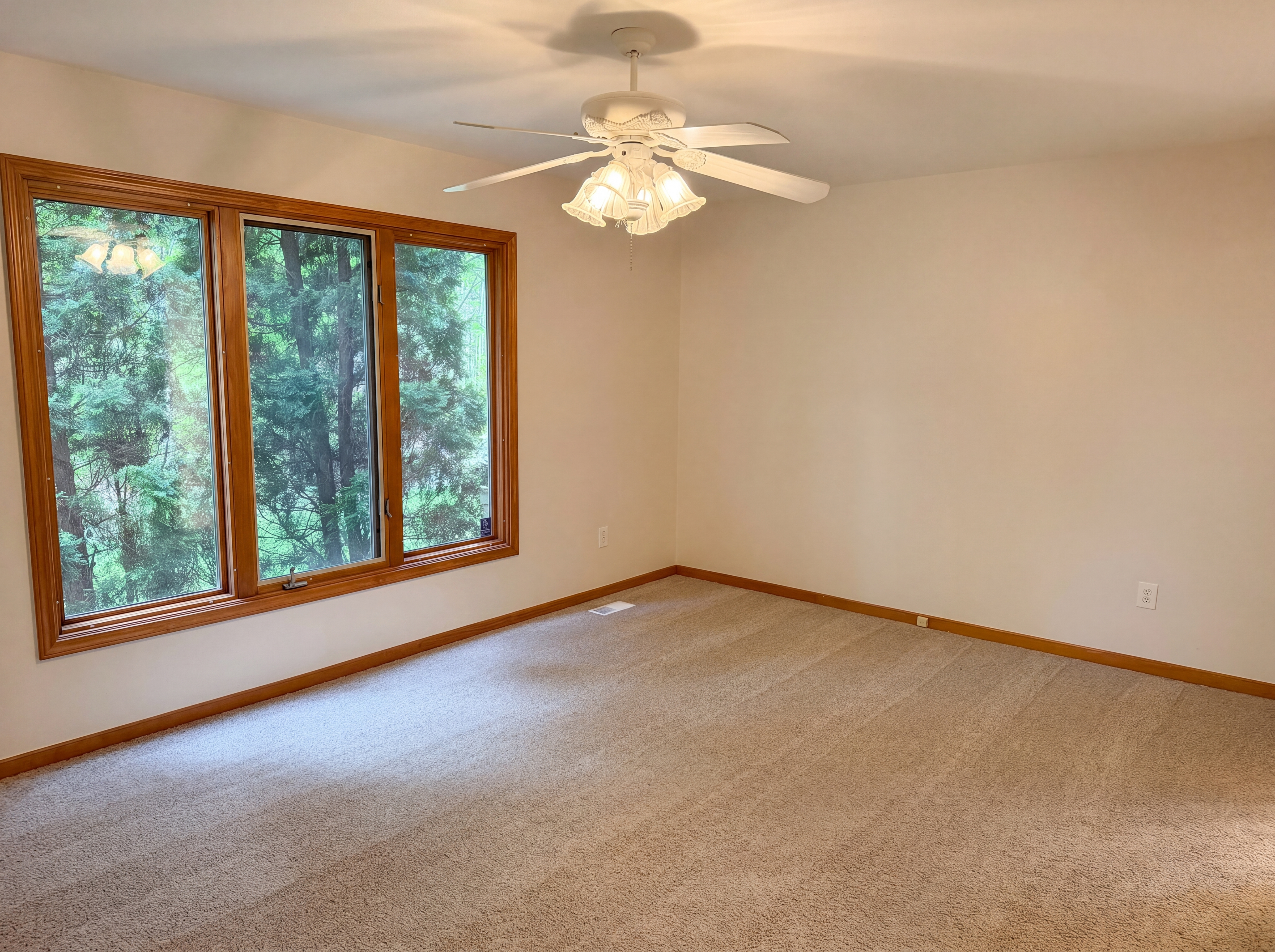 Photo 4 of 24 of 52186 Jacqueline Ct, Macomb, MI