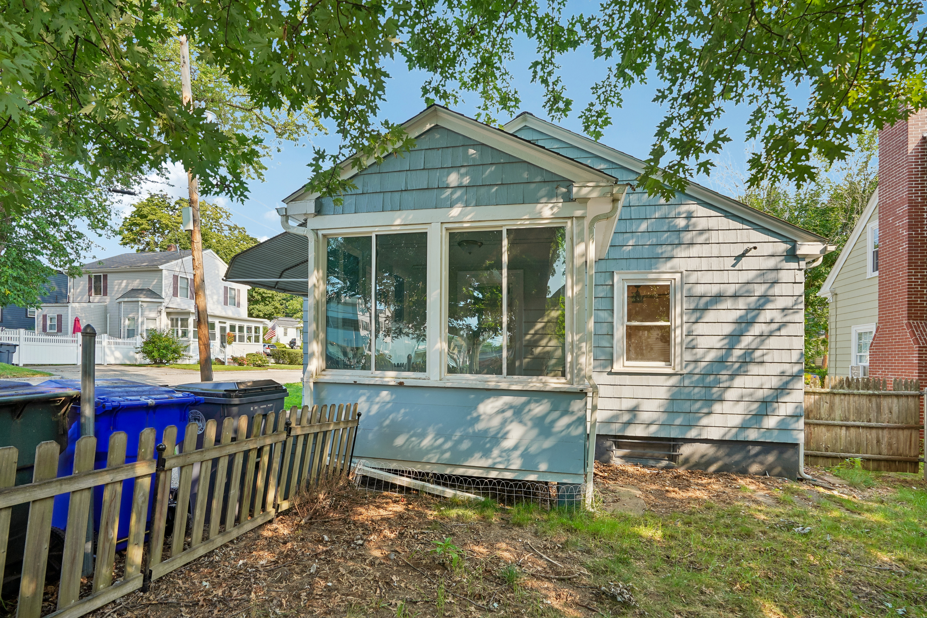 Photo 17 of 22 of 274 Whitford Ave, Providence, RI