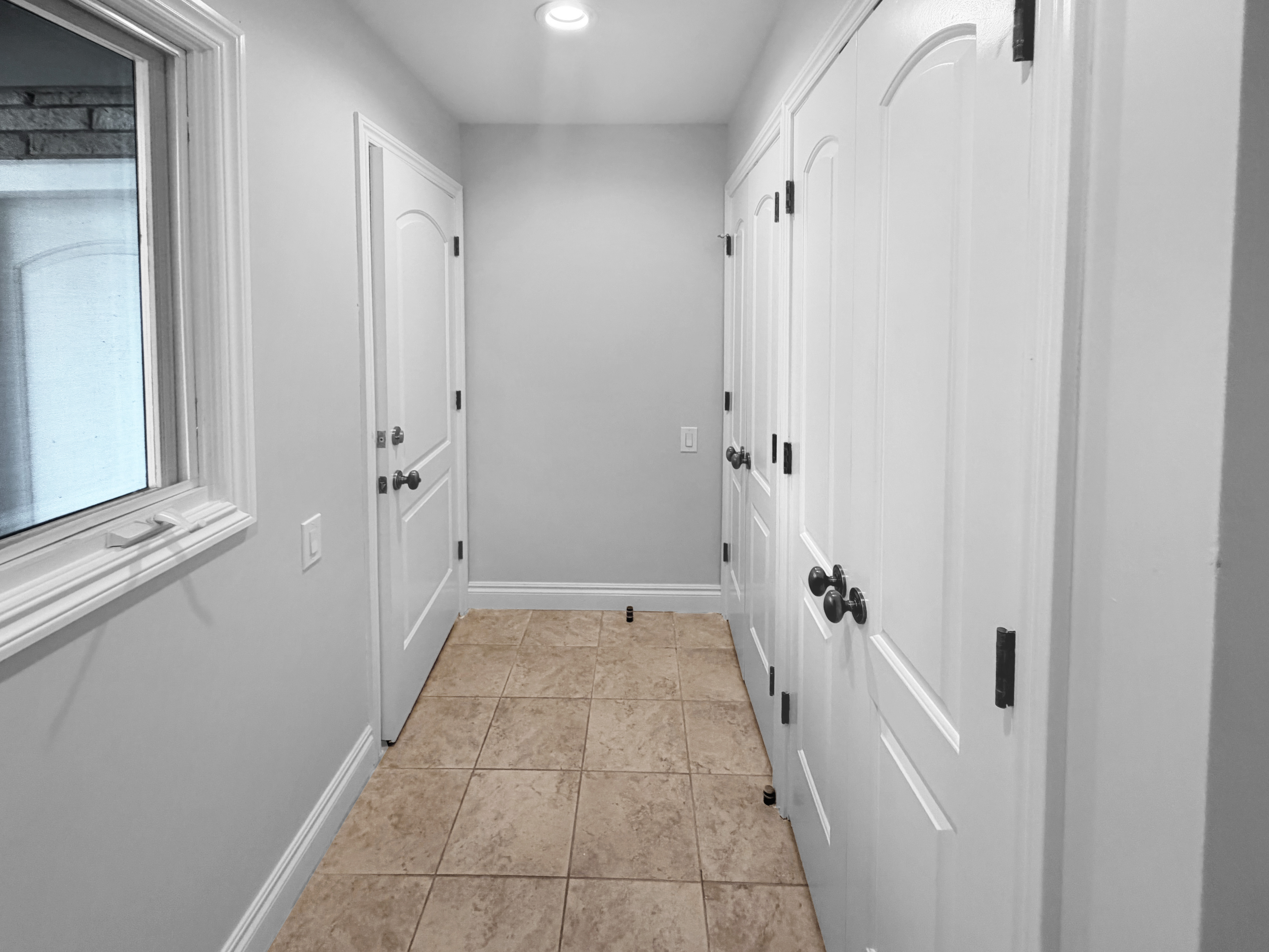 Photo 32 of 38 of 35854 Castlemeadow Dr, Farmington Hills, MI