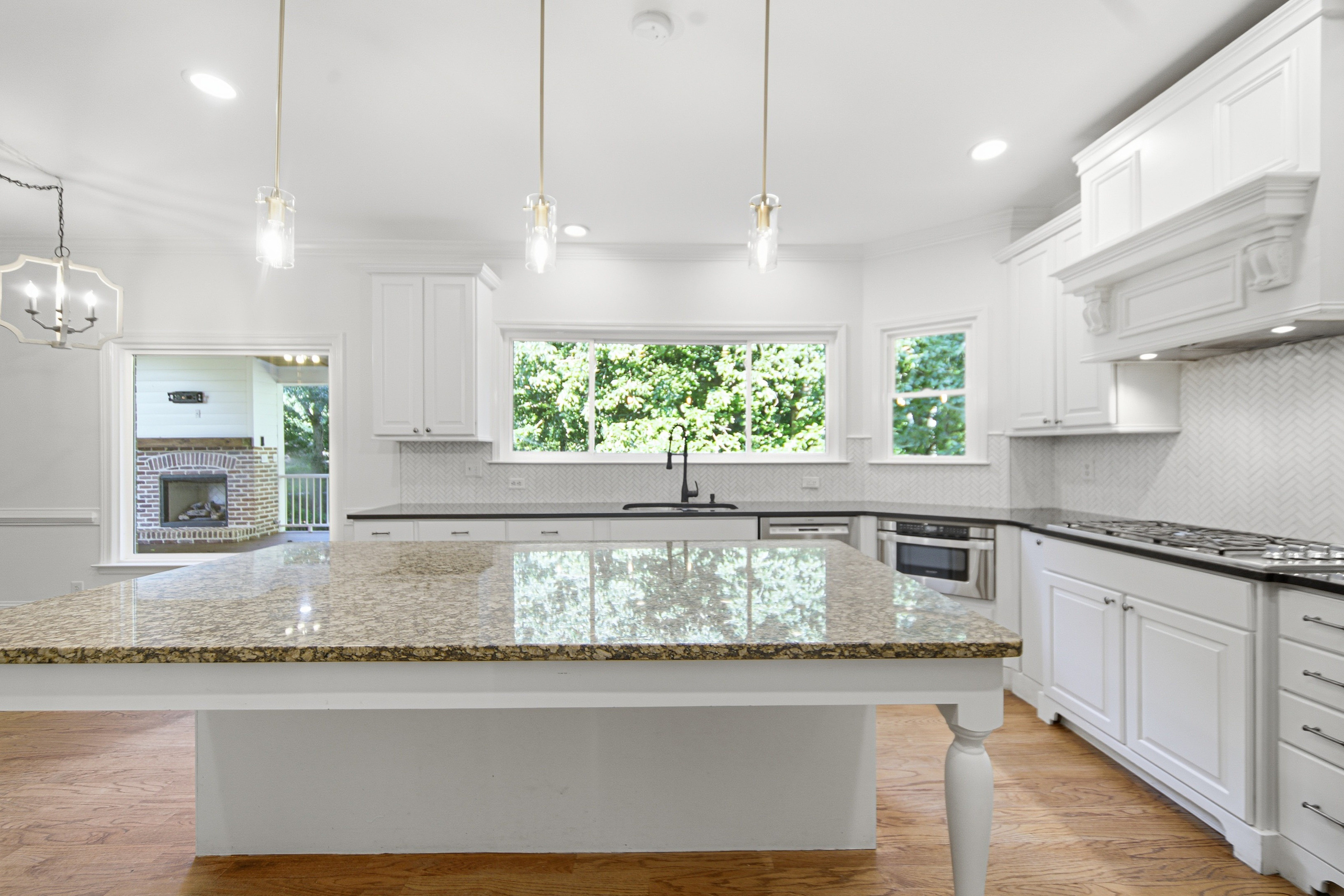 Photo 9 of 36 of 1440 Shade Tree Way, Alpharetta, GA