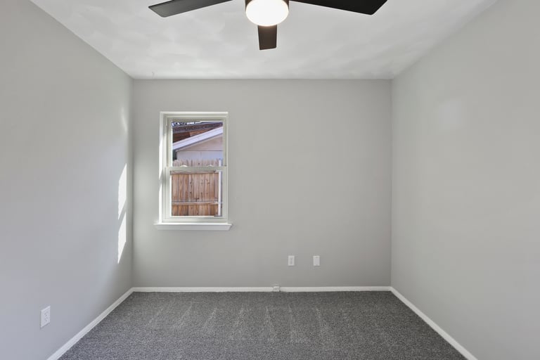 Photo 13 of 26 - 1707 Chip N Dale Dr, Arlington, TX 76012