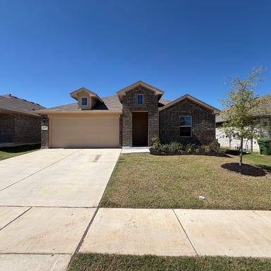 Property photo 1 of 517 Bronze Cir W