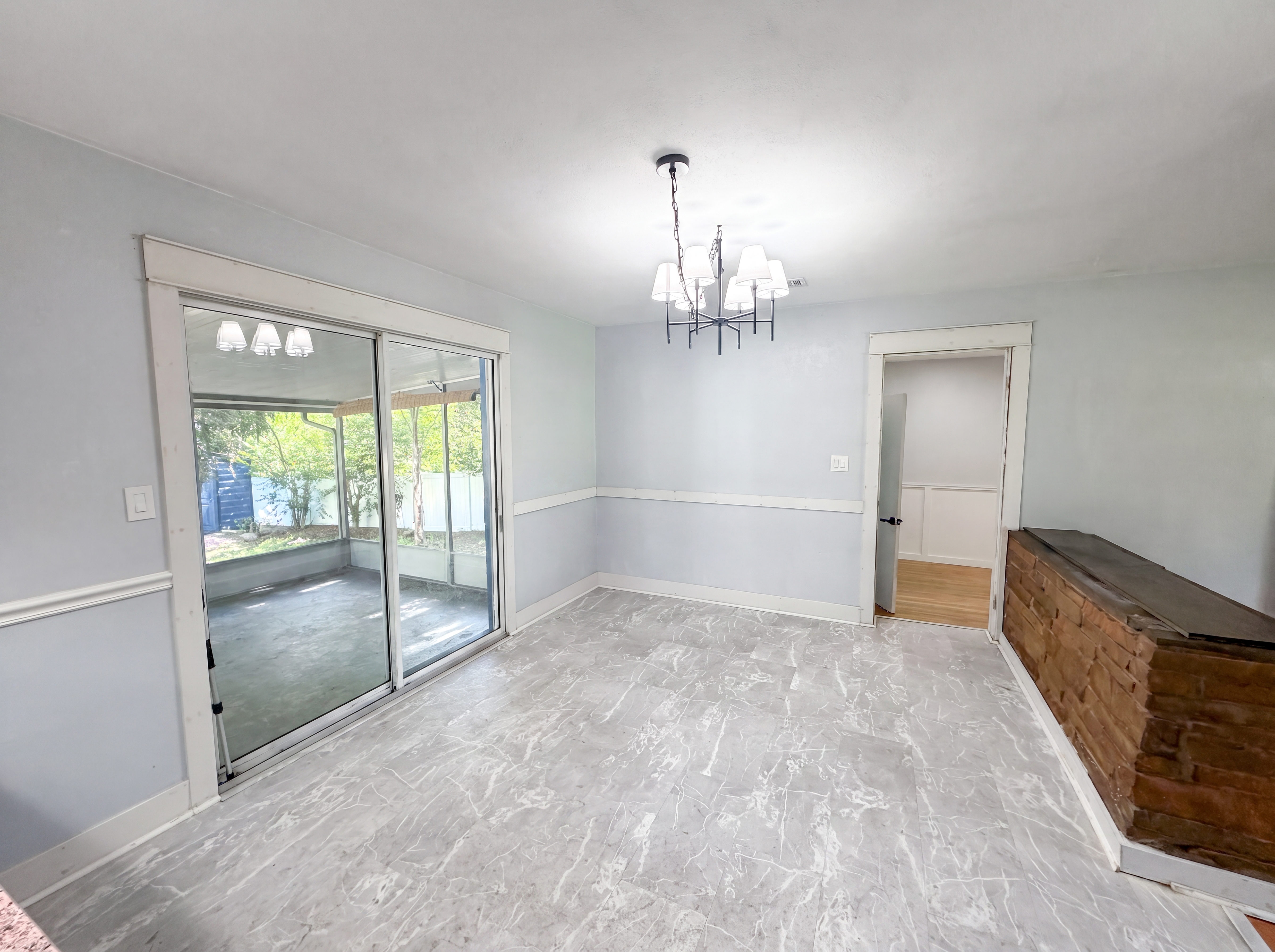 Photo 9 of 21 of 820 E Wisconsin Ave, Deland, FL