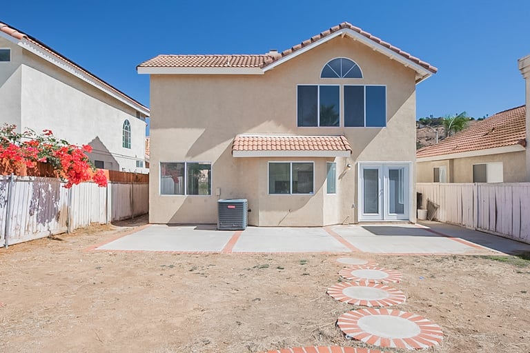 Photo 5 of 30 - 5621 El Palomino Dr, Jurupa Valley, CA 92509