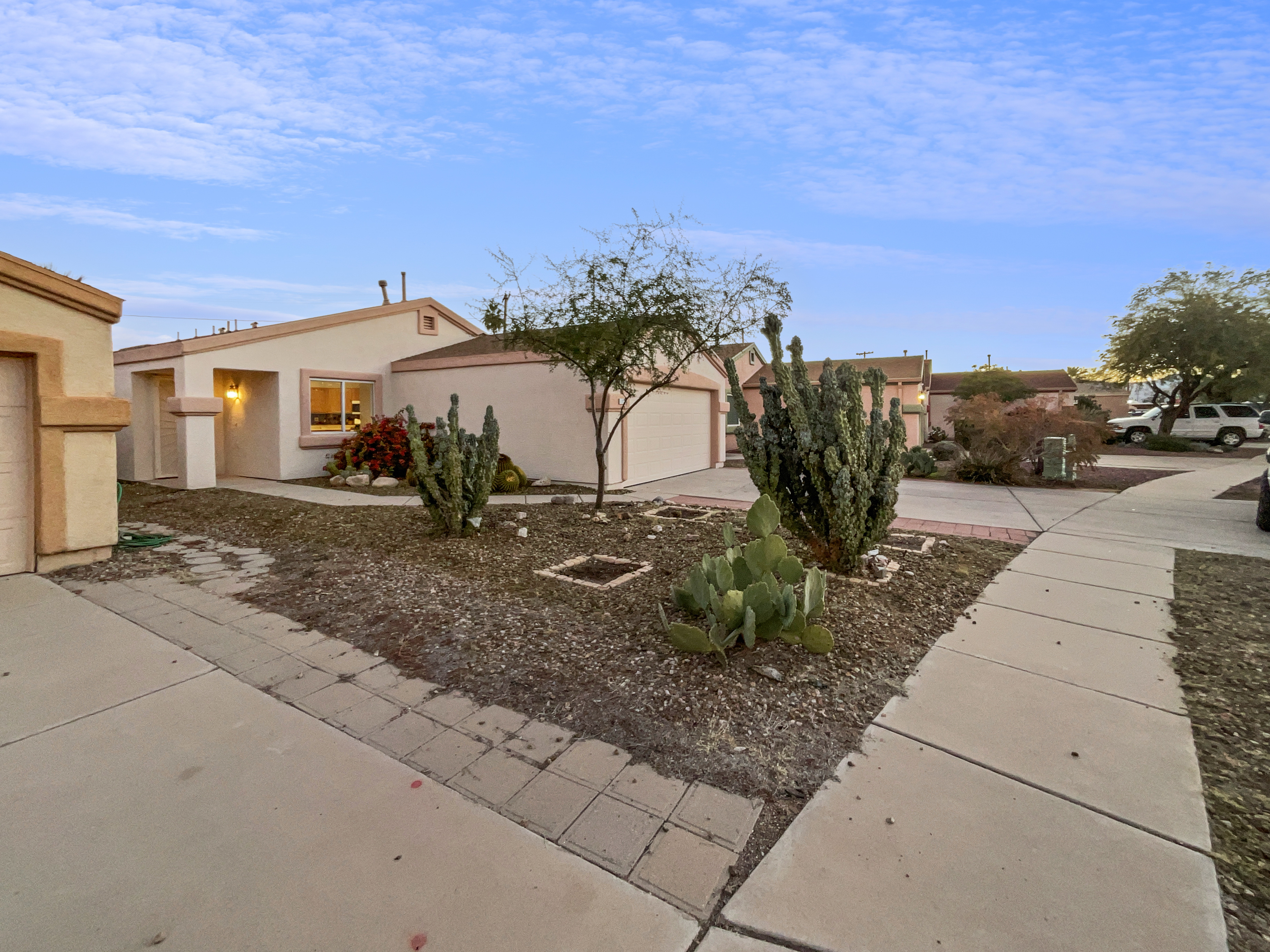 Photo 7 of 19 of 7405 E Cross Ridge Pl, Tucson, AZ