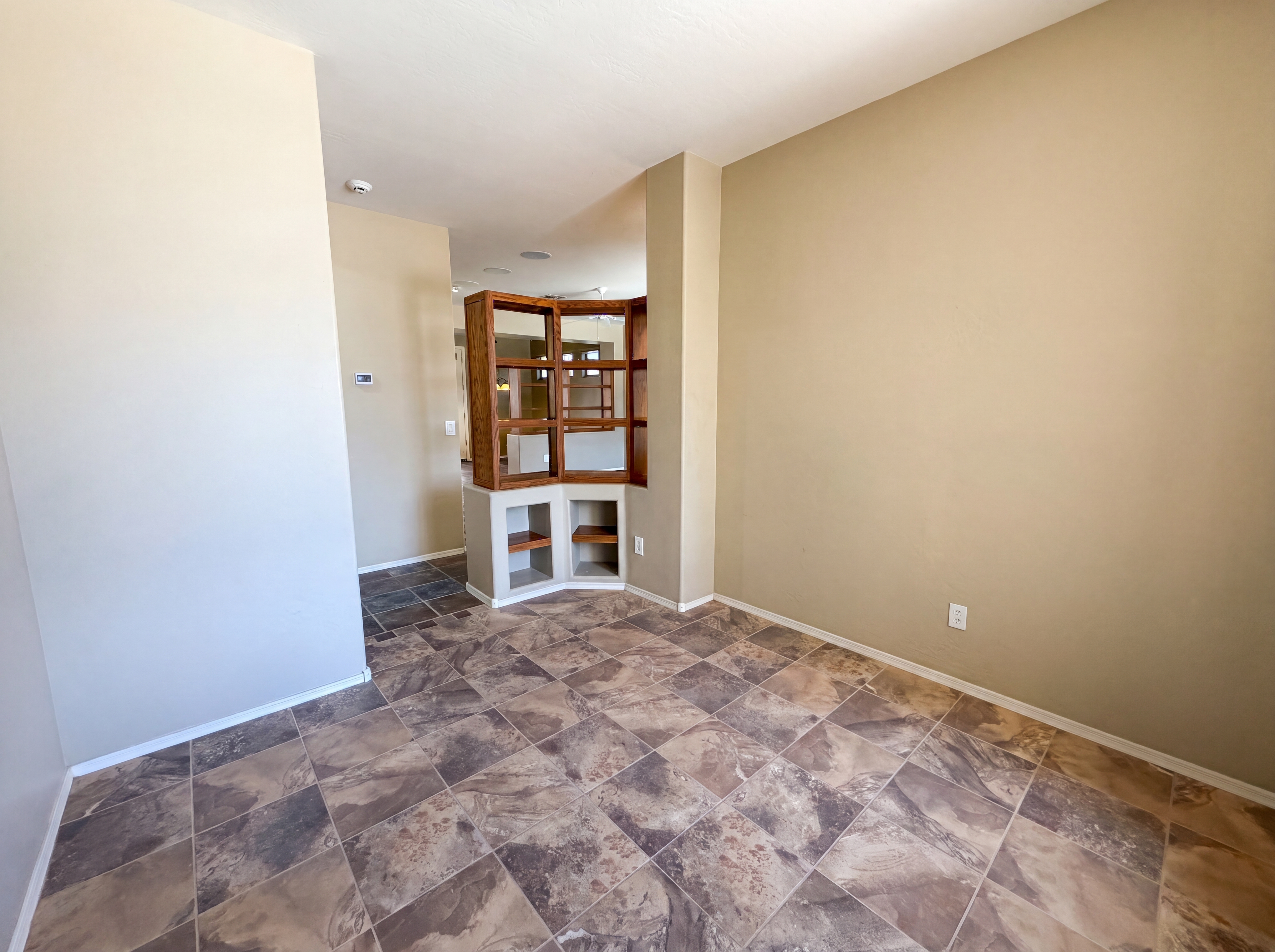Photo 8 of 25 of 17530 W Cardinal Dr, Goodyear, AZ