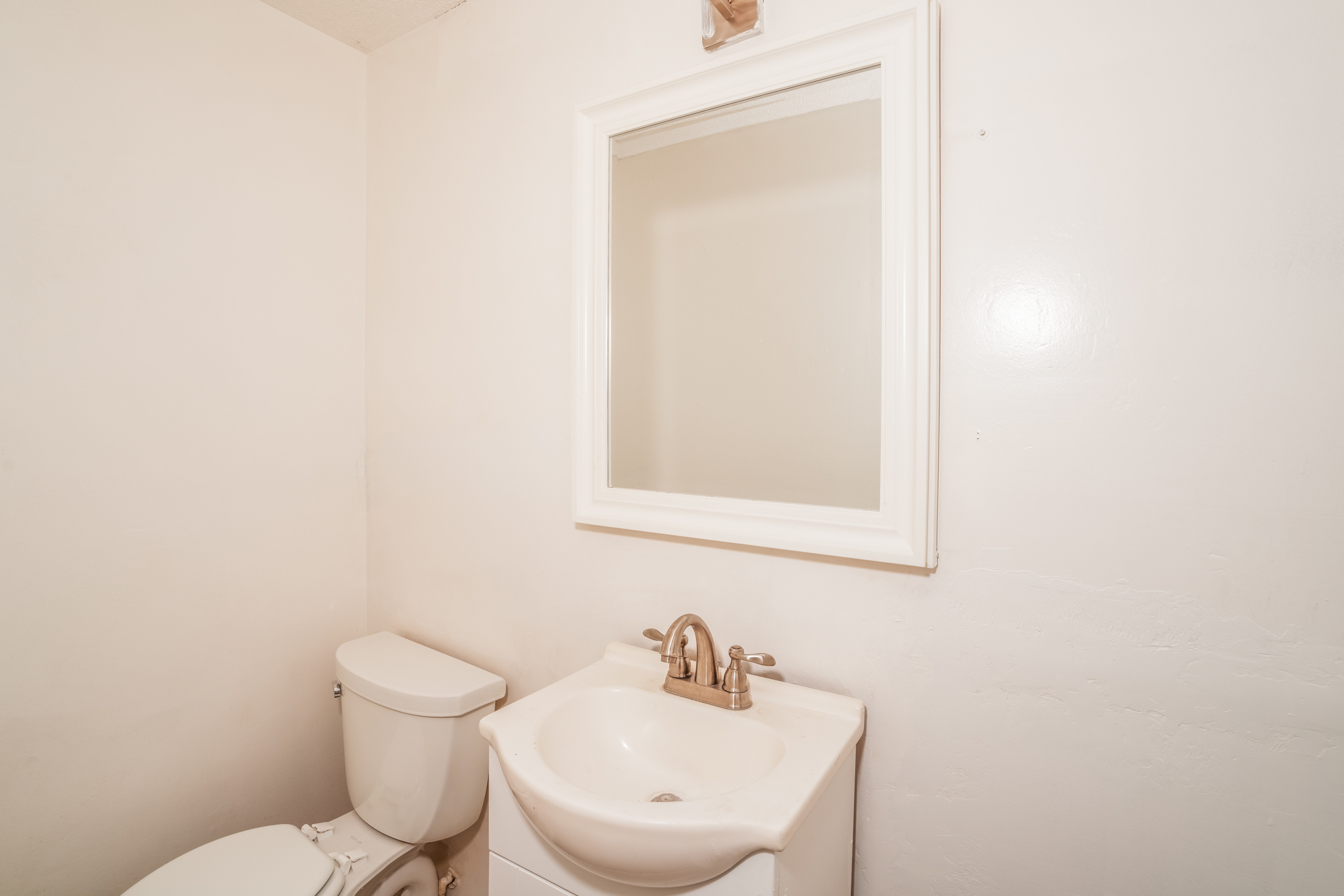 Photo 38 of 41 of 733 Sutton St, Jesup, GA