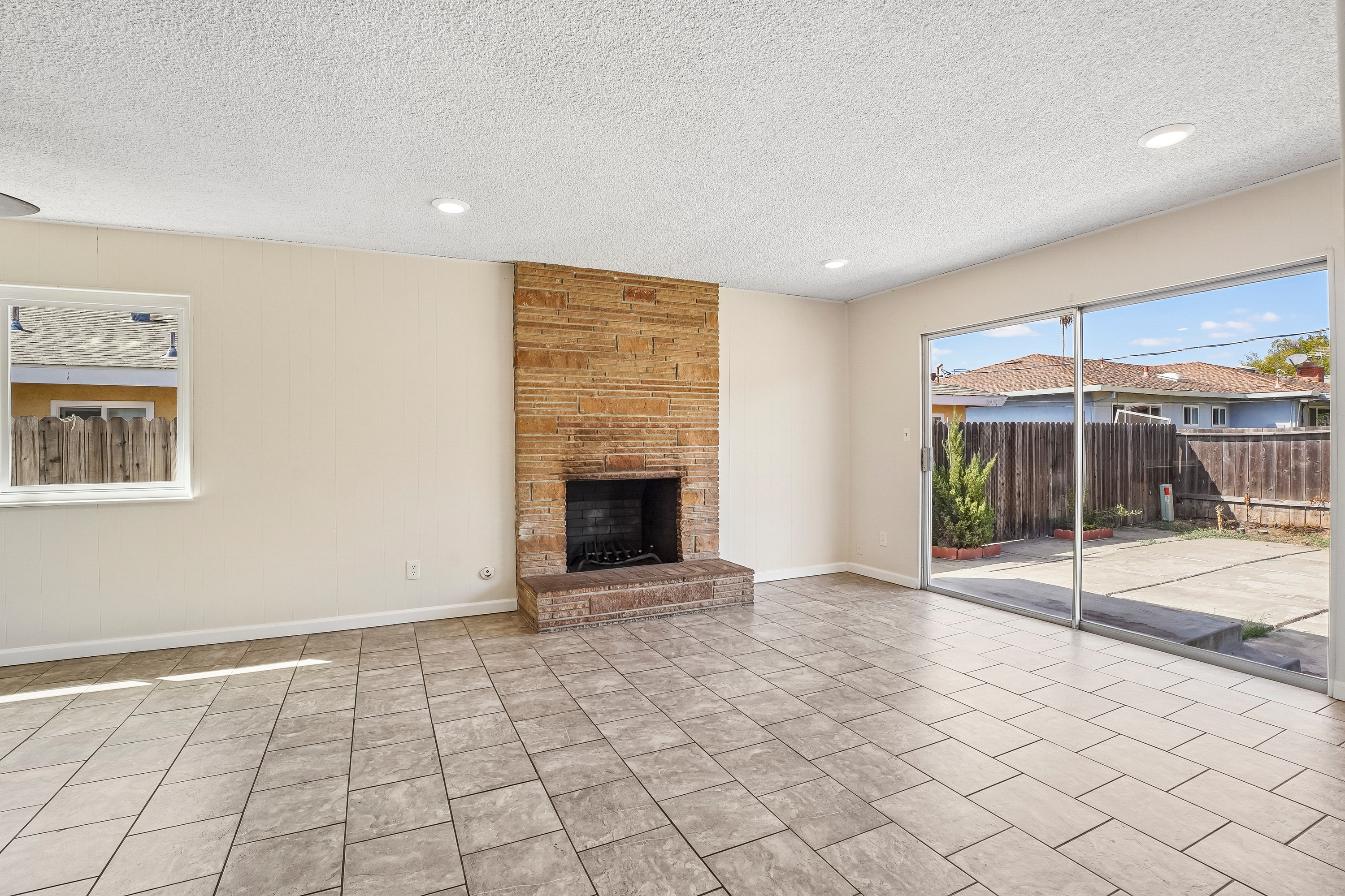 Photo 21 of 42 of 317 Goya Dr, Stockton, CA