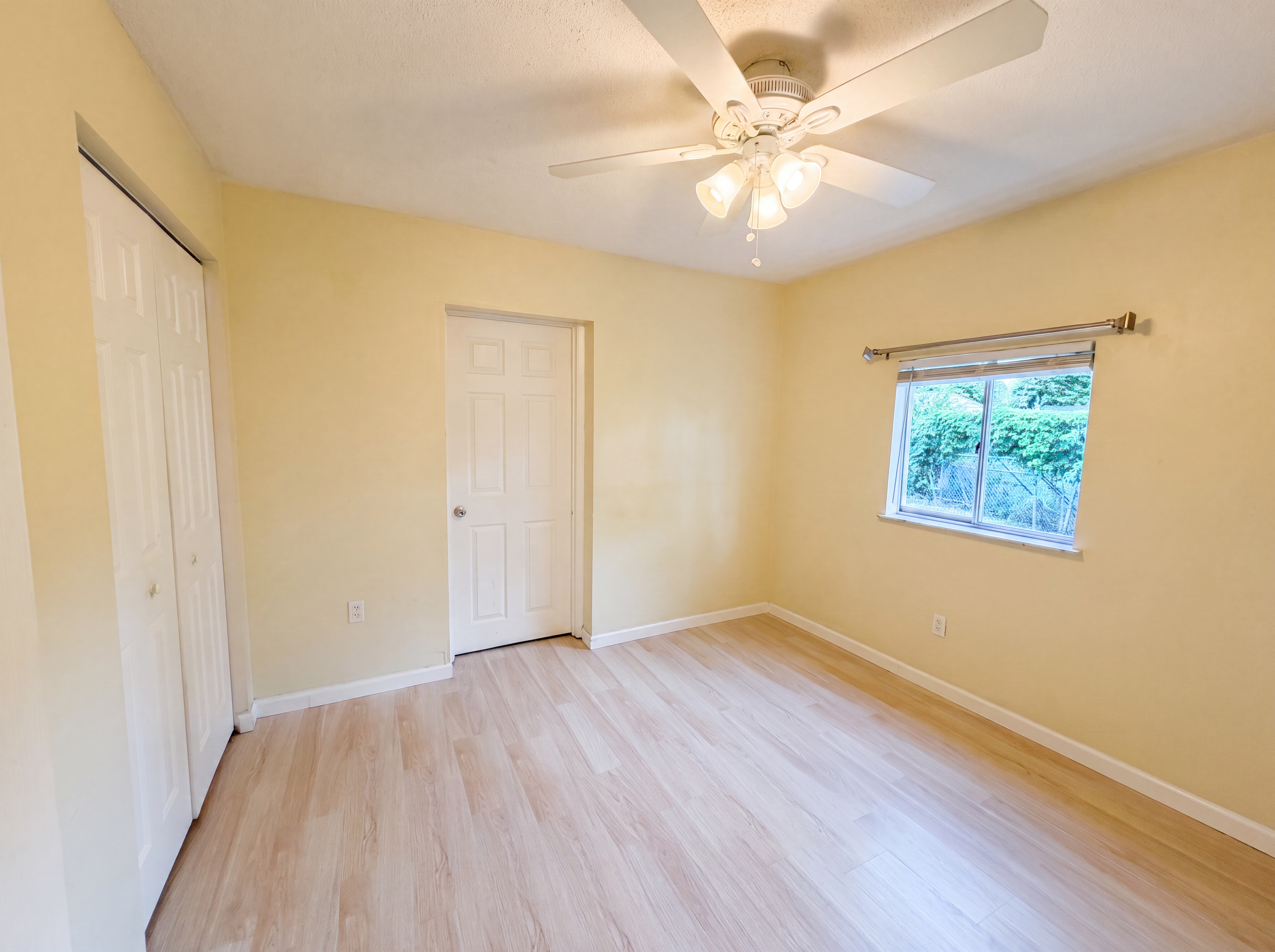 Photo 13 of 26 of 722 Virginia Ln, Apopka, FL