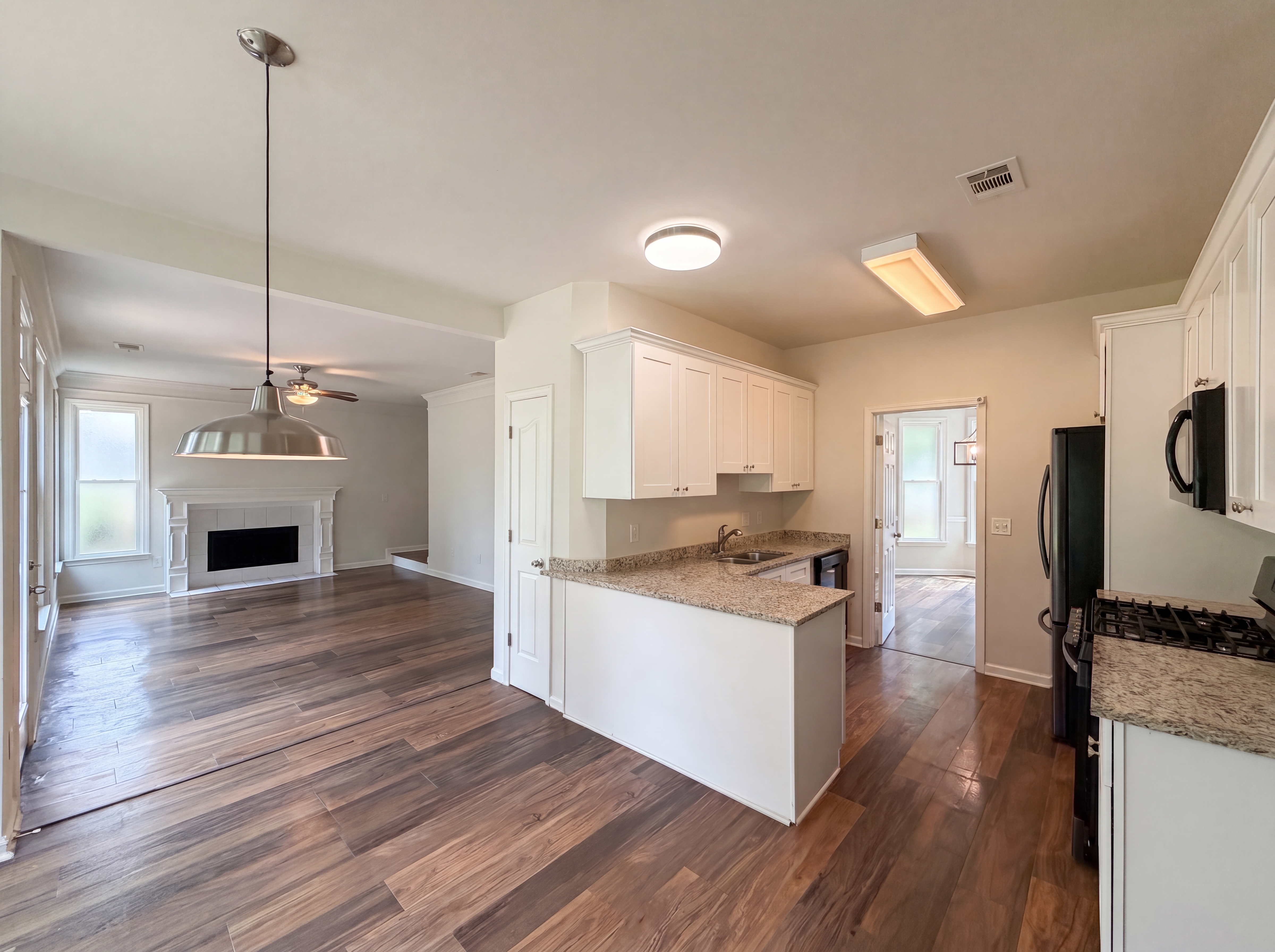 Photo 2 of 29 of 4141 Stillwater Pt, Ellenwood, GA