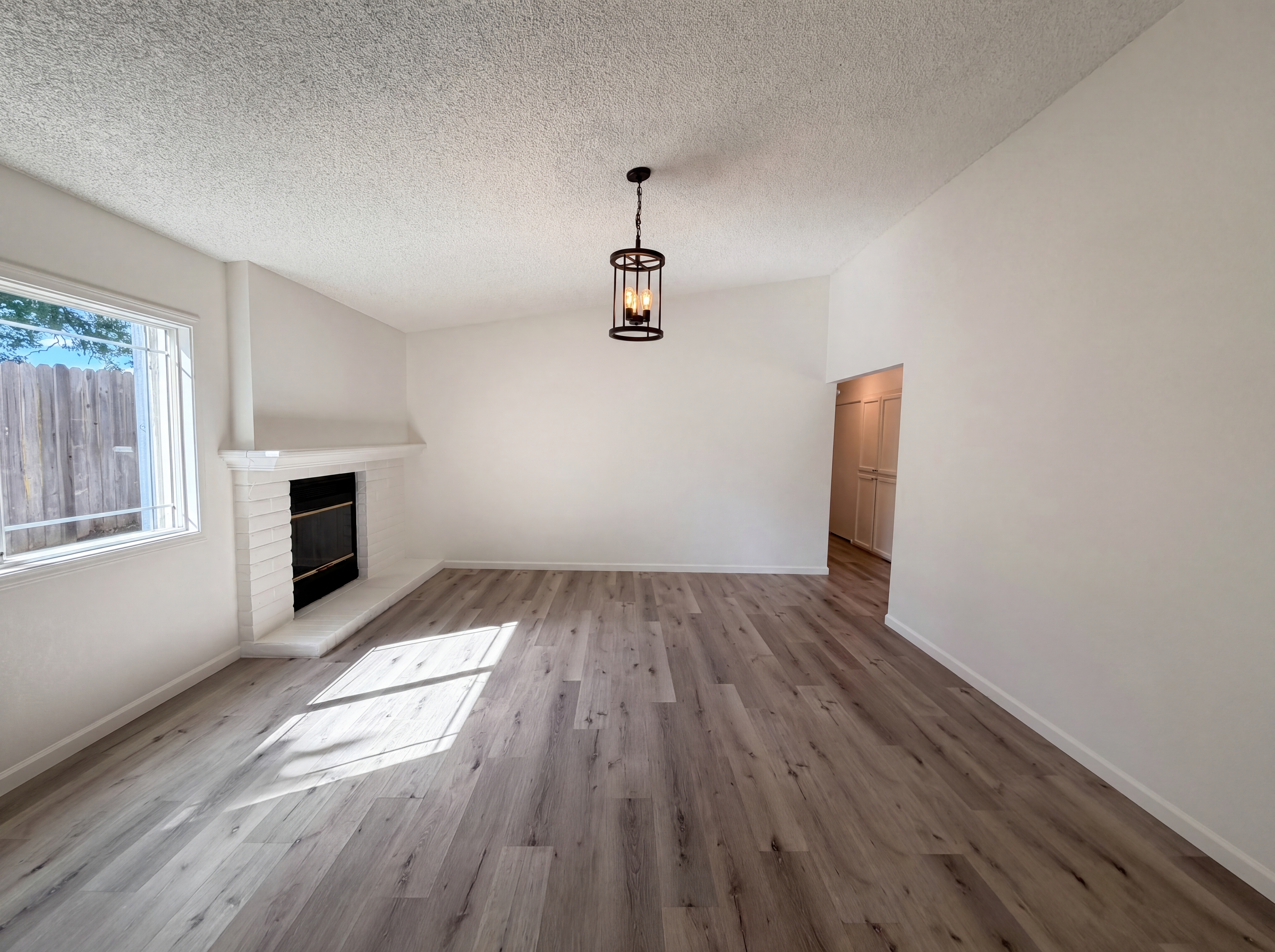 Photo 8 of 27 of 5901 Small Hill Ct, Citrus Heights, CA