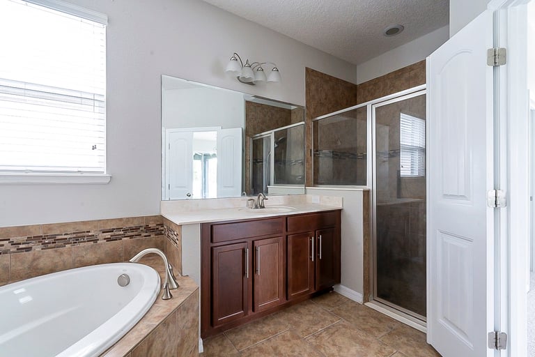 Photo 21 of 31 - 2349 Beacon Landing Cir, Orlando, FL 32824