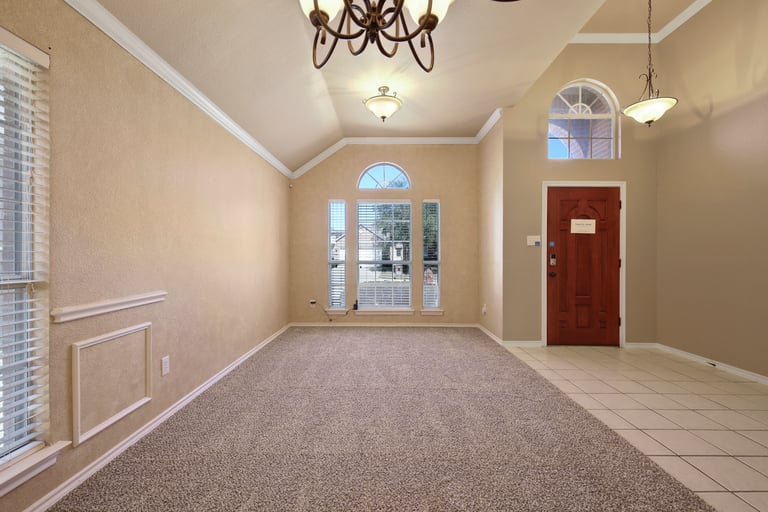 Photo 2 of 29 - 2308 Calmont Dr, Arlington, TX 76001