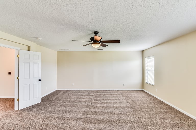 Photo 14 of 27 - 1519 Pier St, Clermont, FL 34711