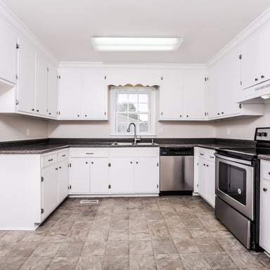 Property photo 2 of 870 Abbott Rd