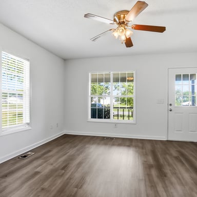 Property photo 3 of 140 Triple D Dr SE
