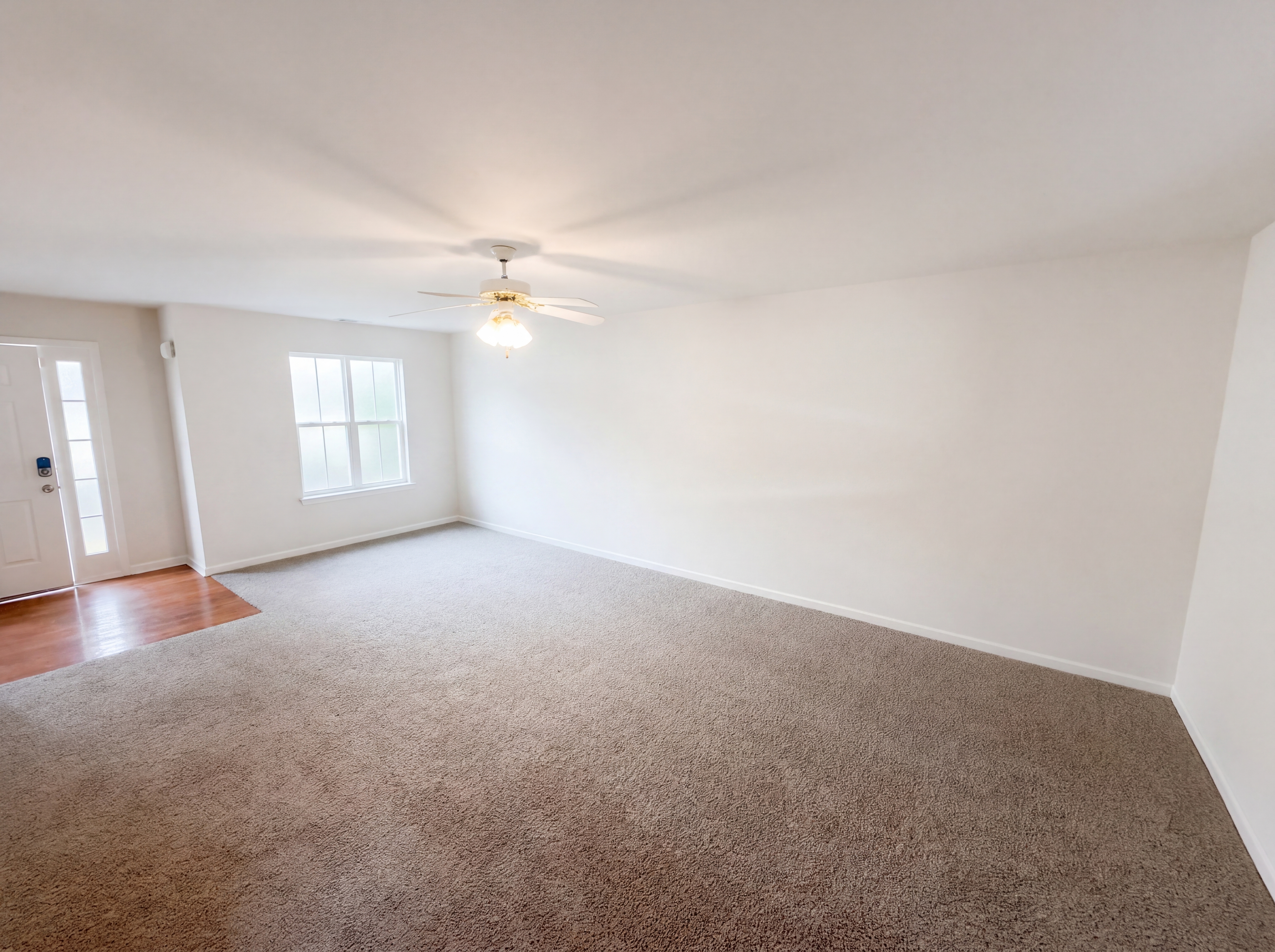 Photo 8 of 21 of 6126 Hickory Lane Dr, Union City, GA