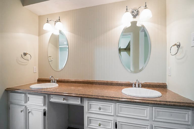 Photo 4 of 35 - 15014 Penn Hills Ln, Houston, TX 77062