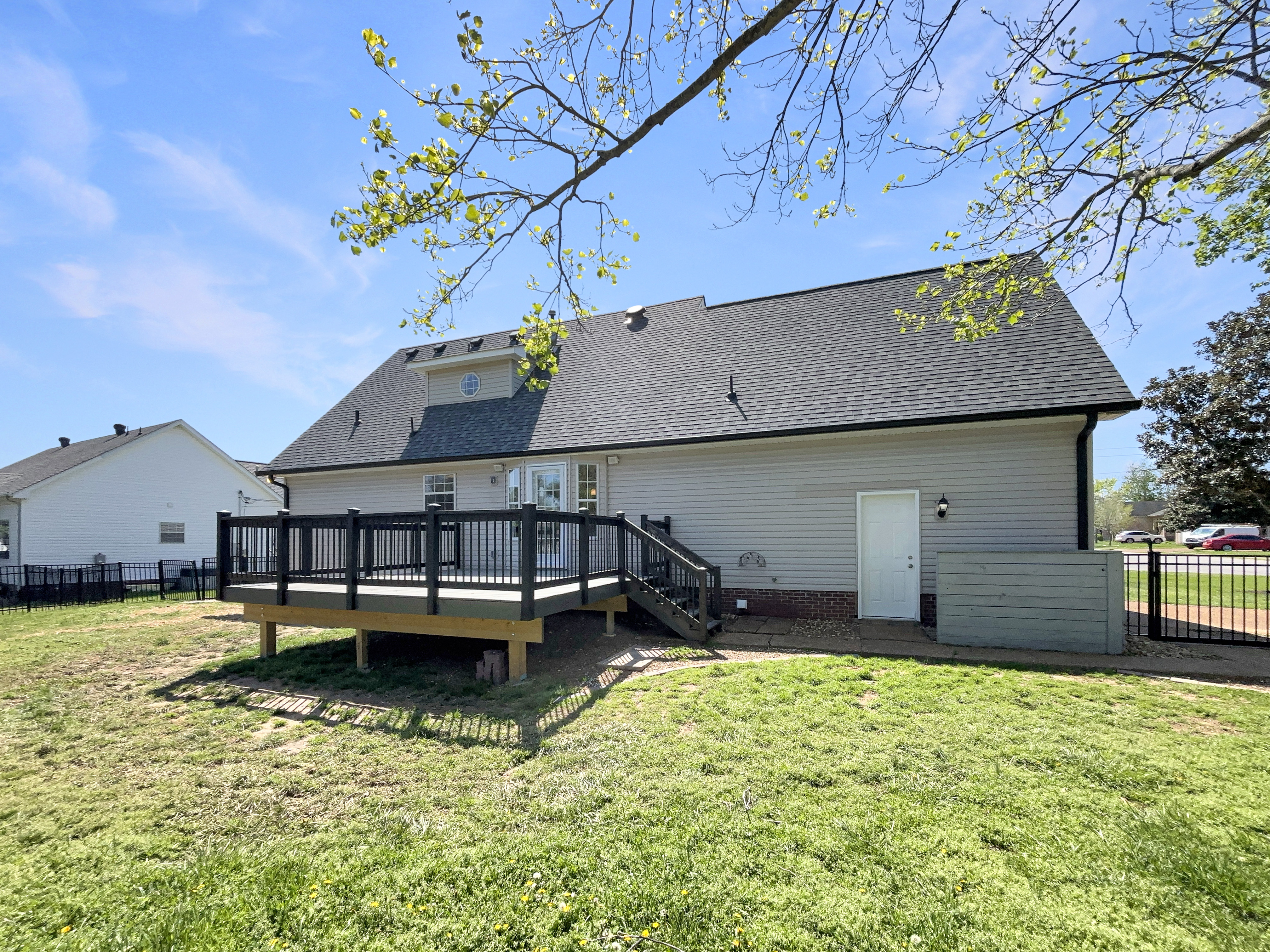 Photo 18 of 21 of 104 Hunterwood Dr, White House, TN