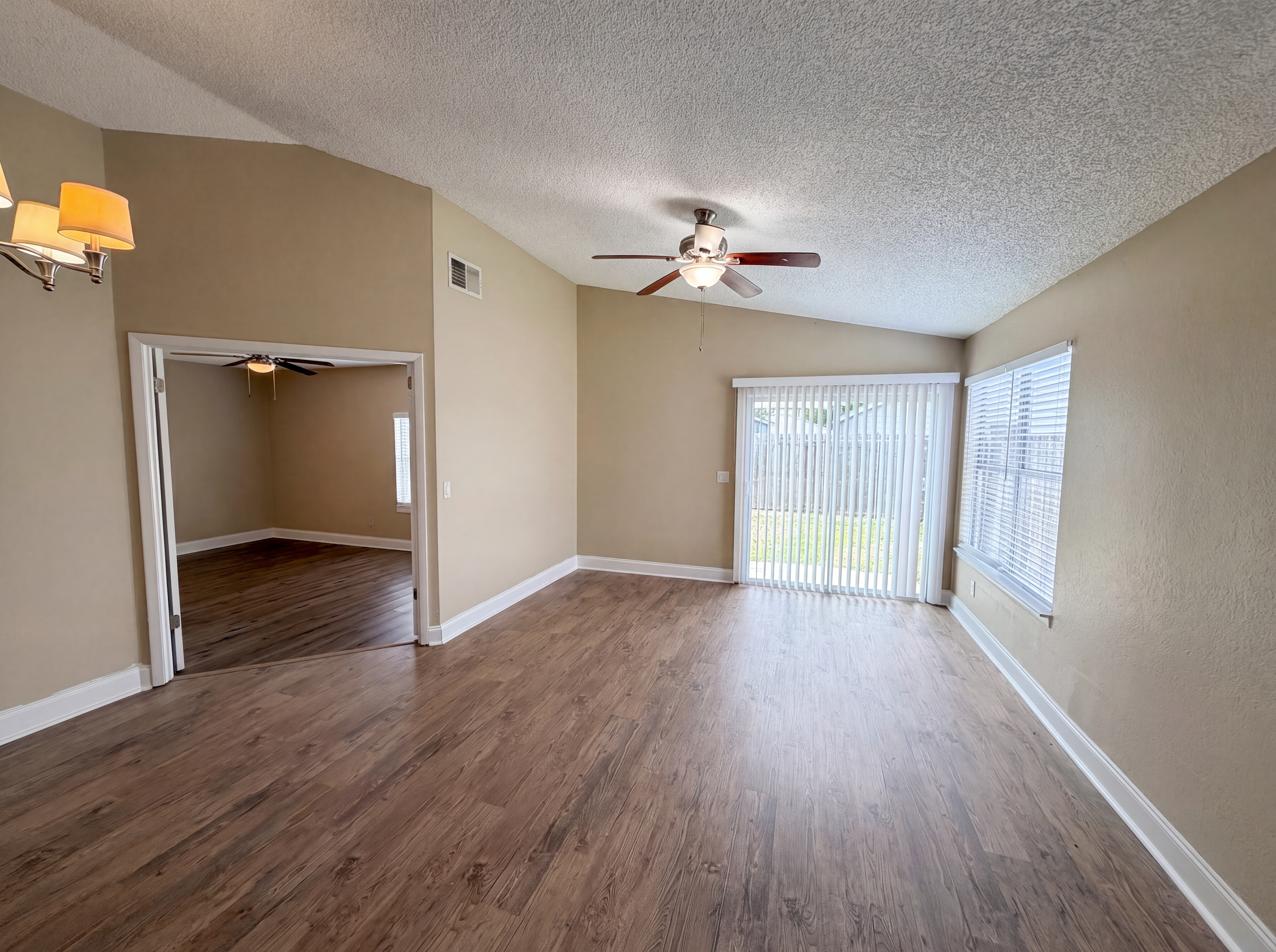 Photo 18 of 25 of 5447 Blueberry Dr, Orlando, FL